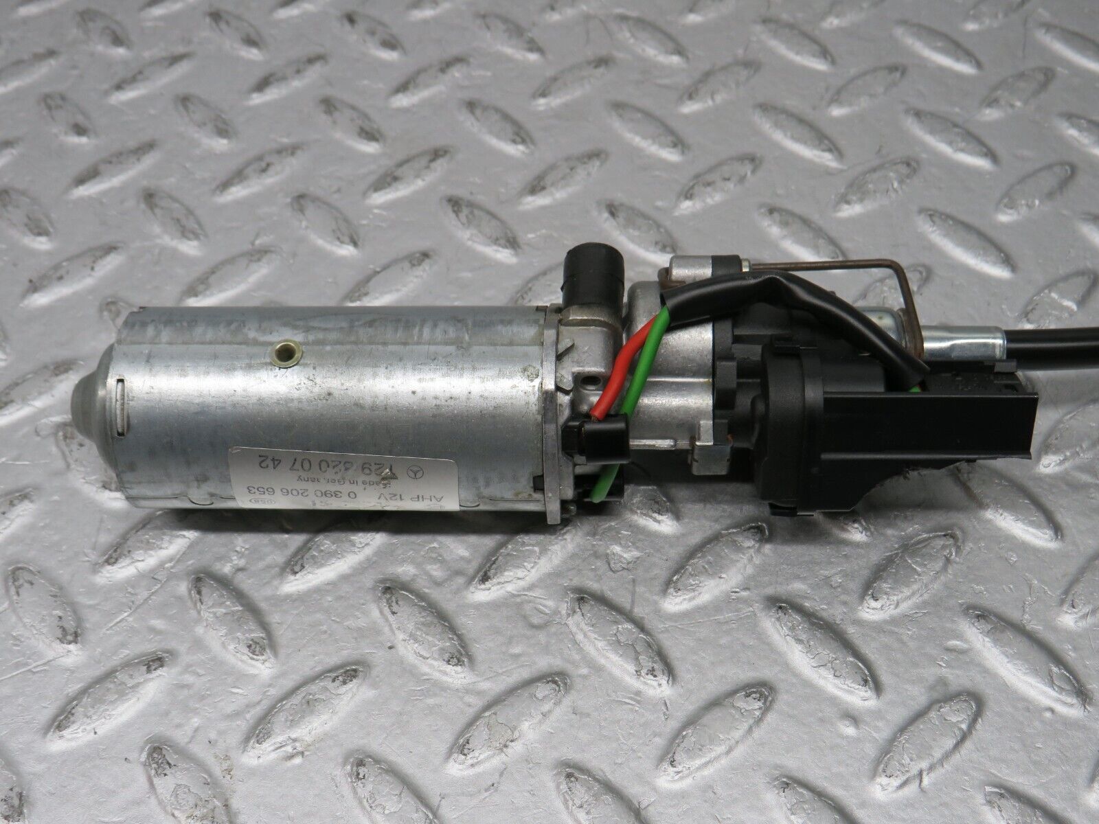 36851 Mercedes-Benz R129 300SL-24 Front Left Seat Adjustment Motor Bosch 1298200742 0390206653