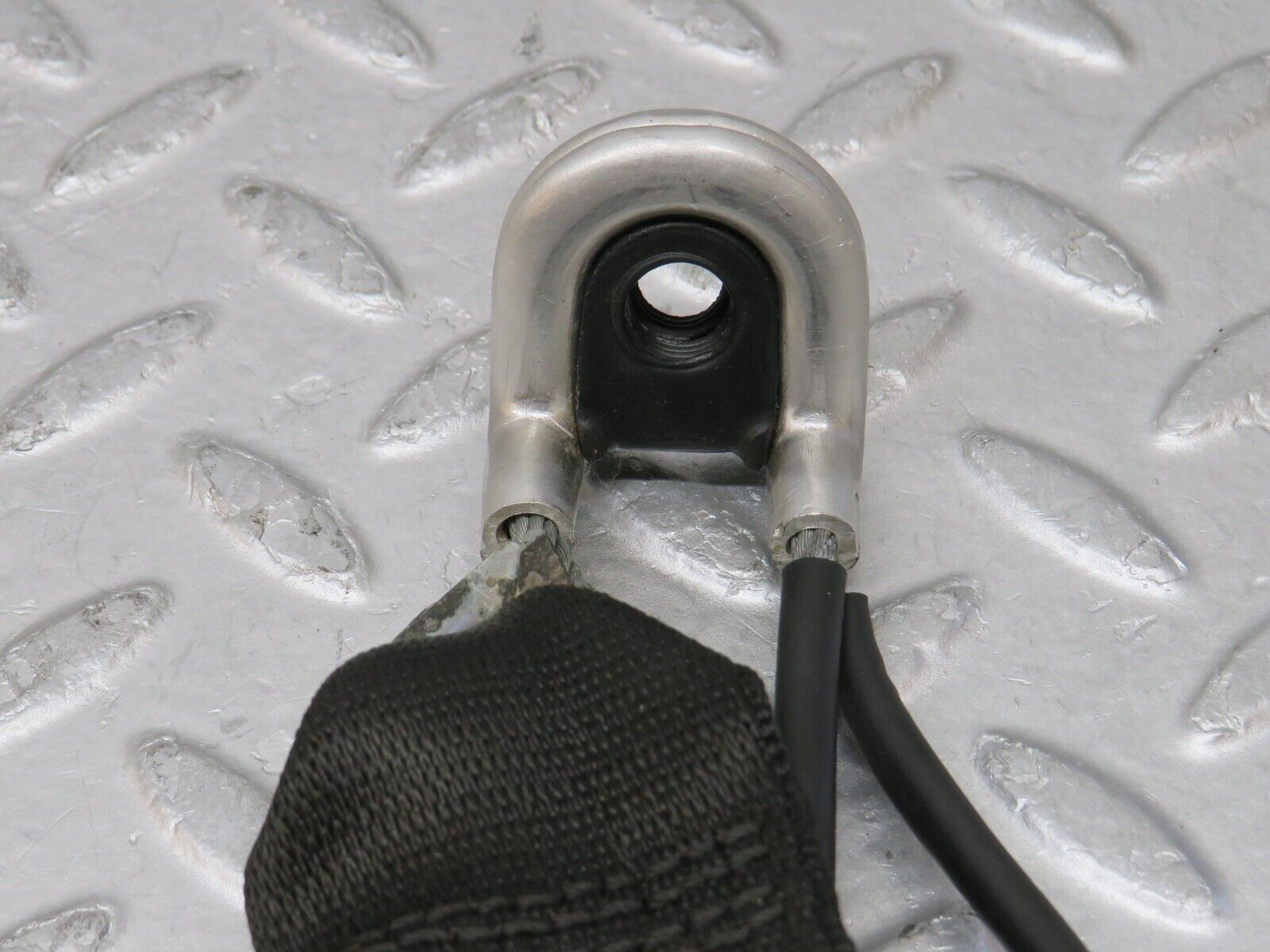 35085 Mercedes-Benz W210 320E Rear Double Seat Belt Buckle 2108600669