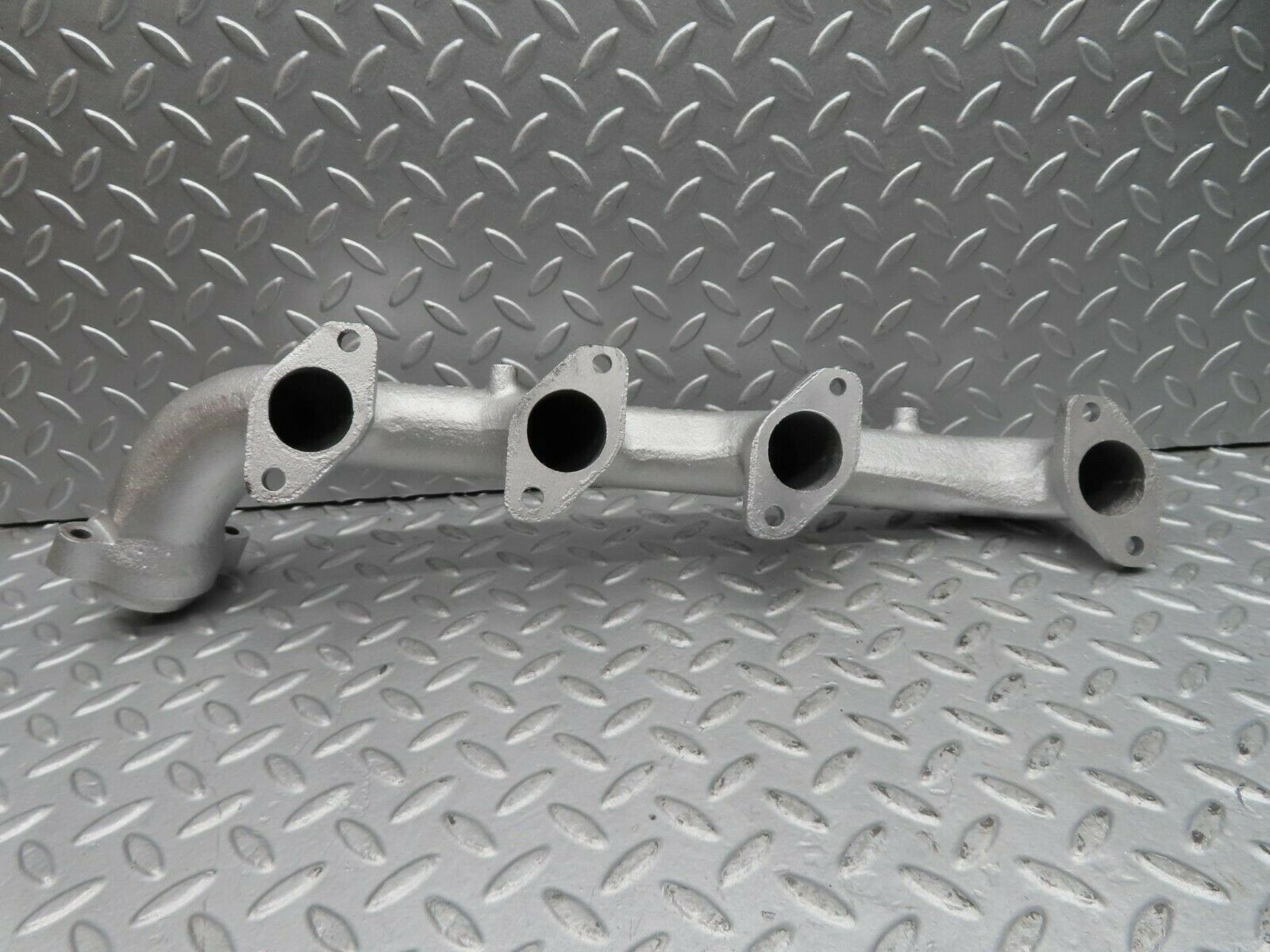 16676 Mercedes-Benz C107 380SLC Exhaust Manifold Left Side 1161423401