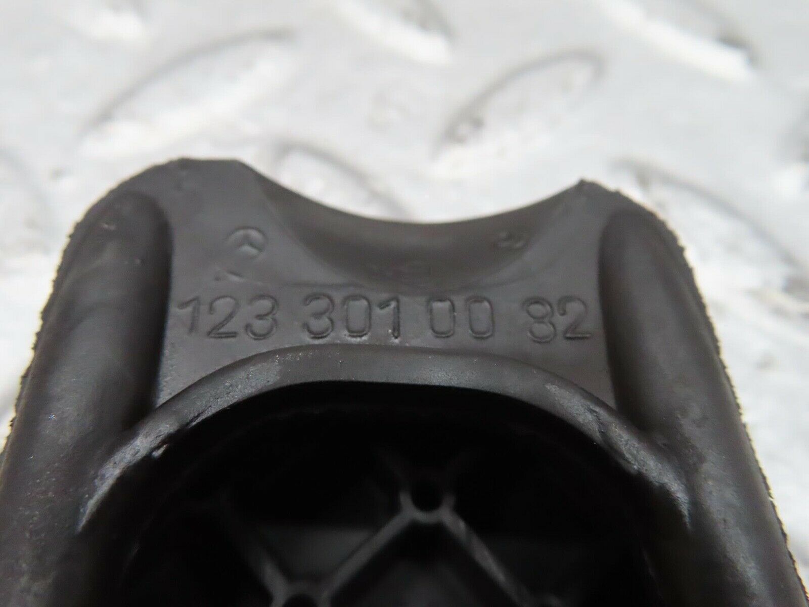 14718 Mercedes-Benz W201 190E Accelerator Pedal Rubber 1233010082