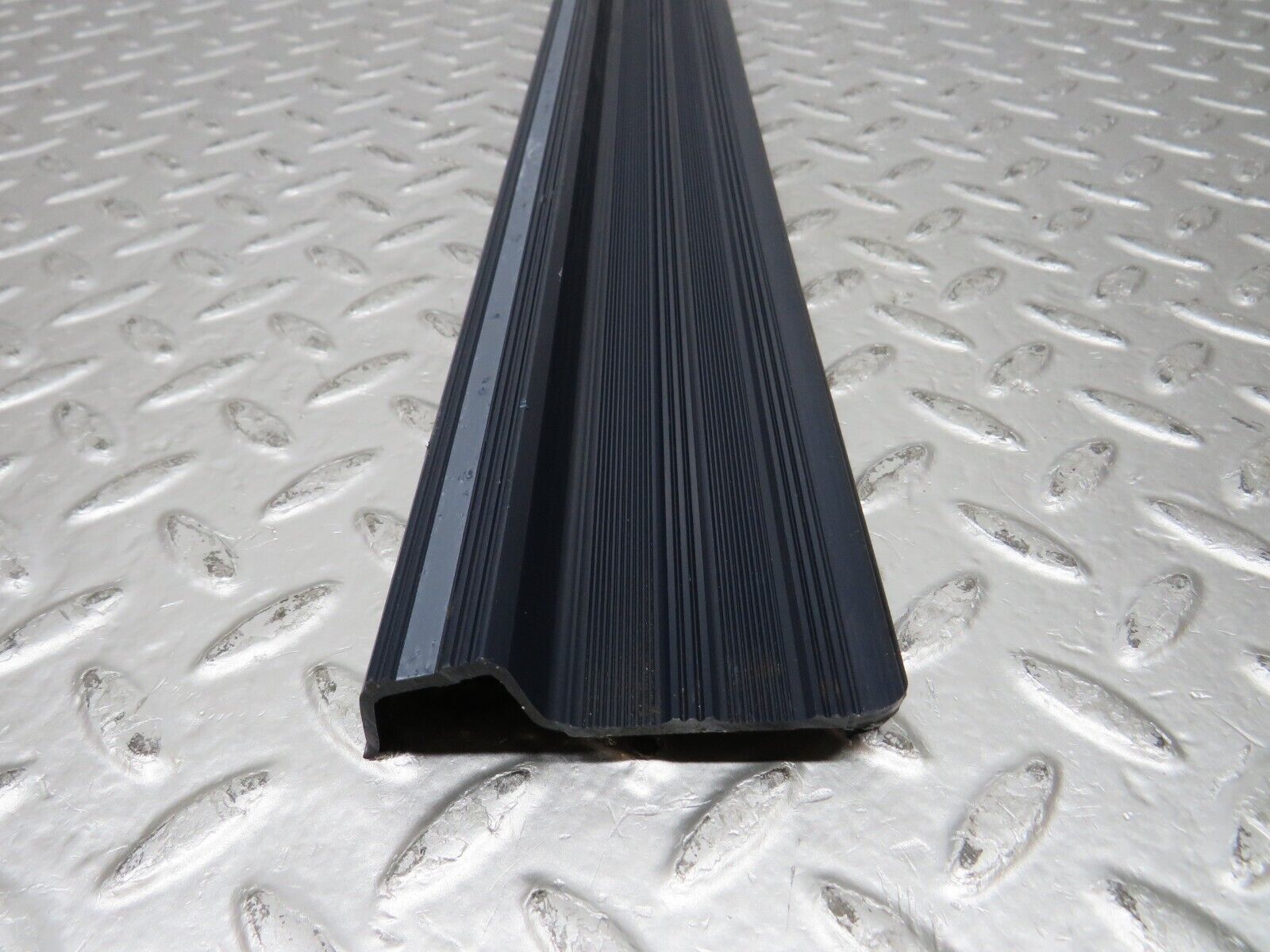 31961 Mercedes-Benz W123 230E Rear Left Door Sill Trim Blue