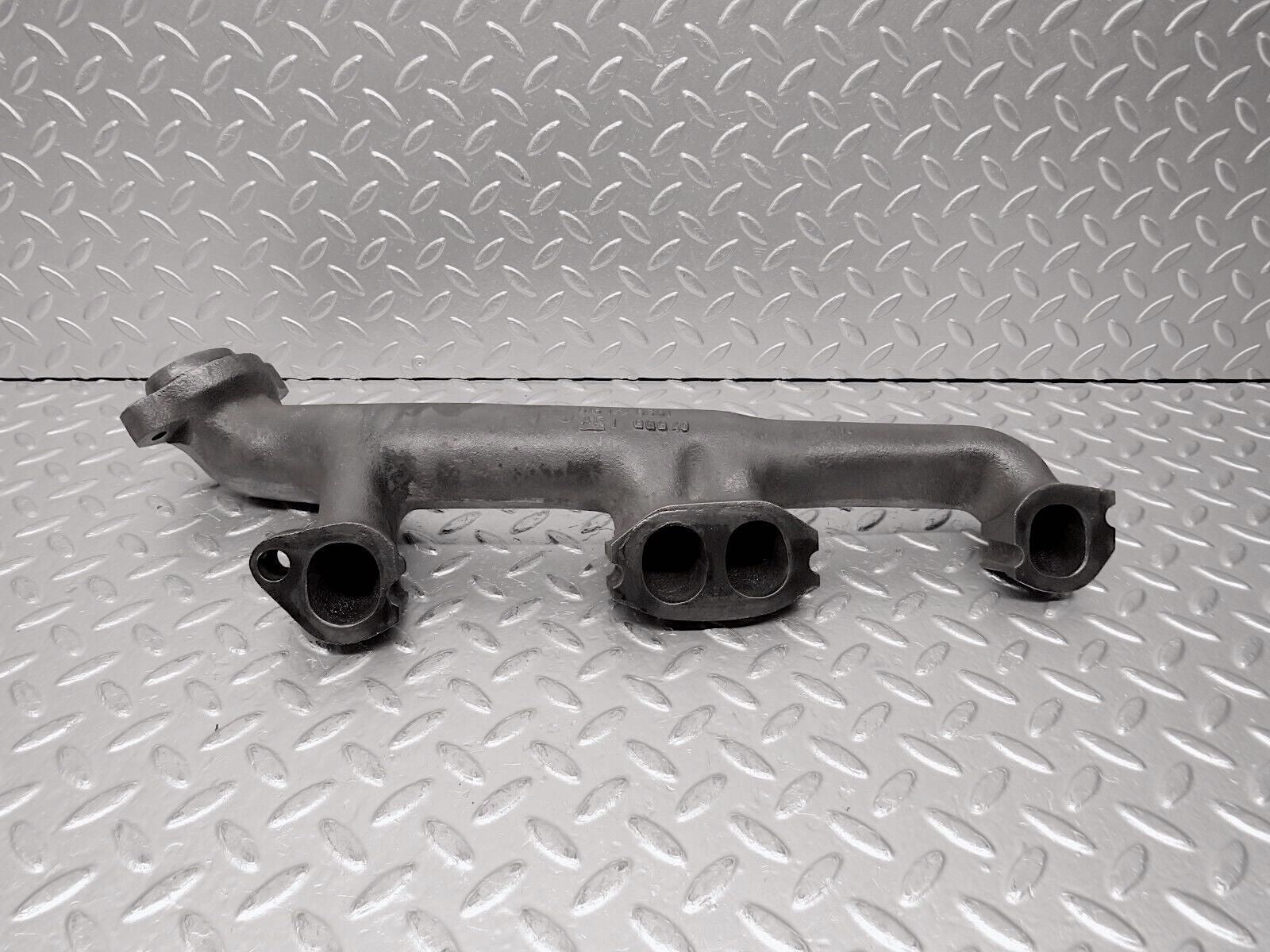 31100 Mercedes-Benz W123 200D Exhaust Manifold 6161420501 OM615.940