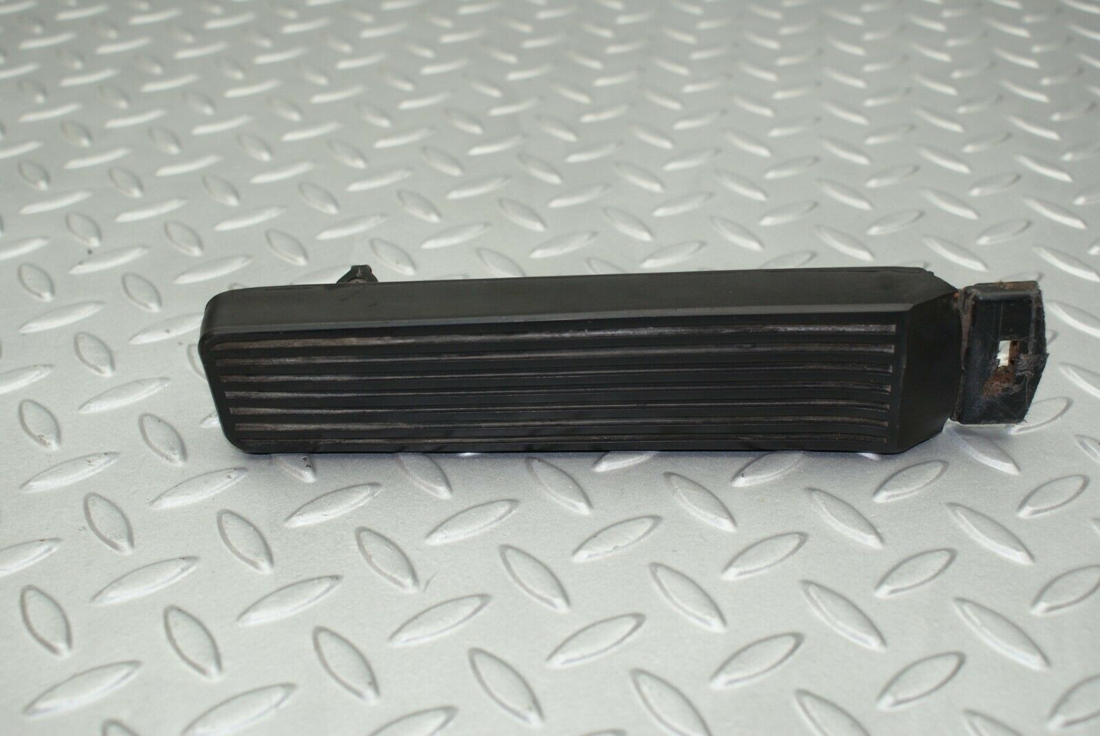 3227 Mercedes-Benz W115 220D Accelerator Gas Pedal With Rubber 1153010382