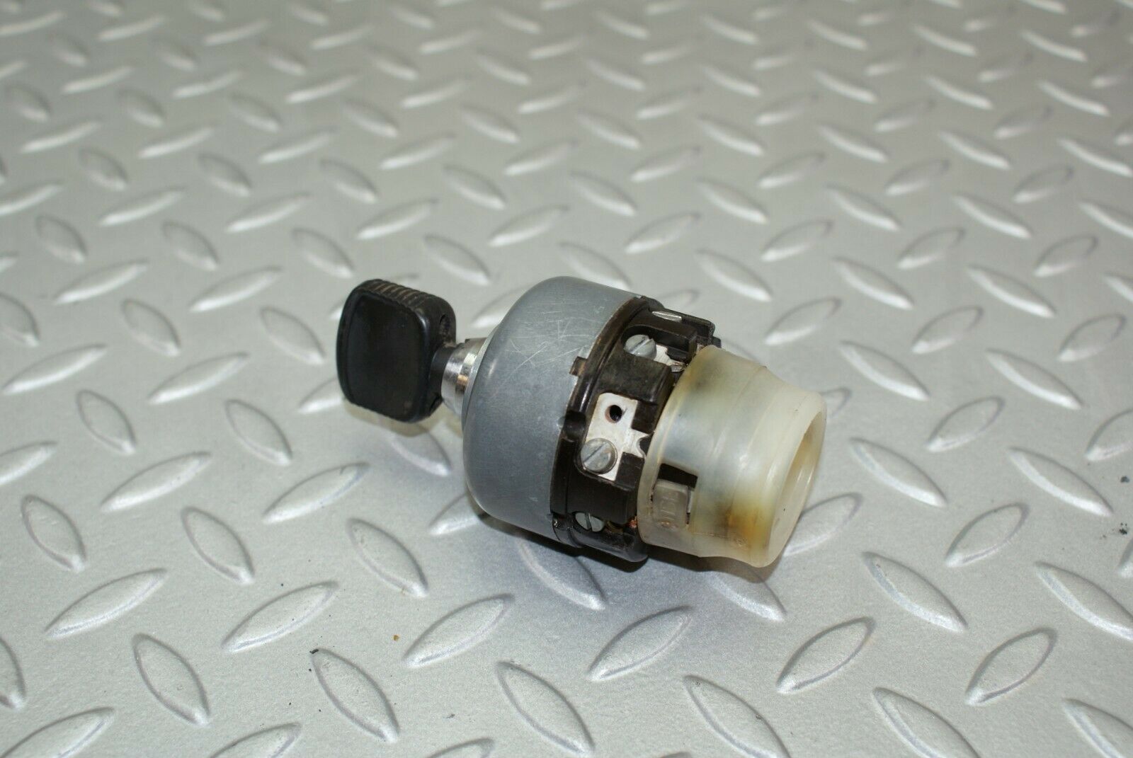 3204 Mercedes-Benz W115 220D Headlight Switch