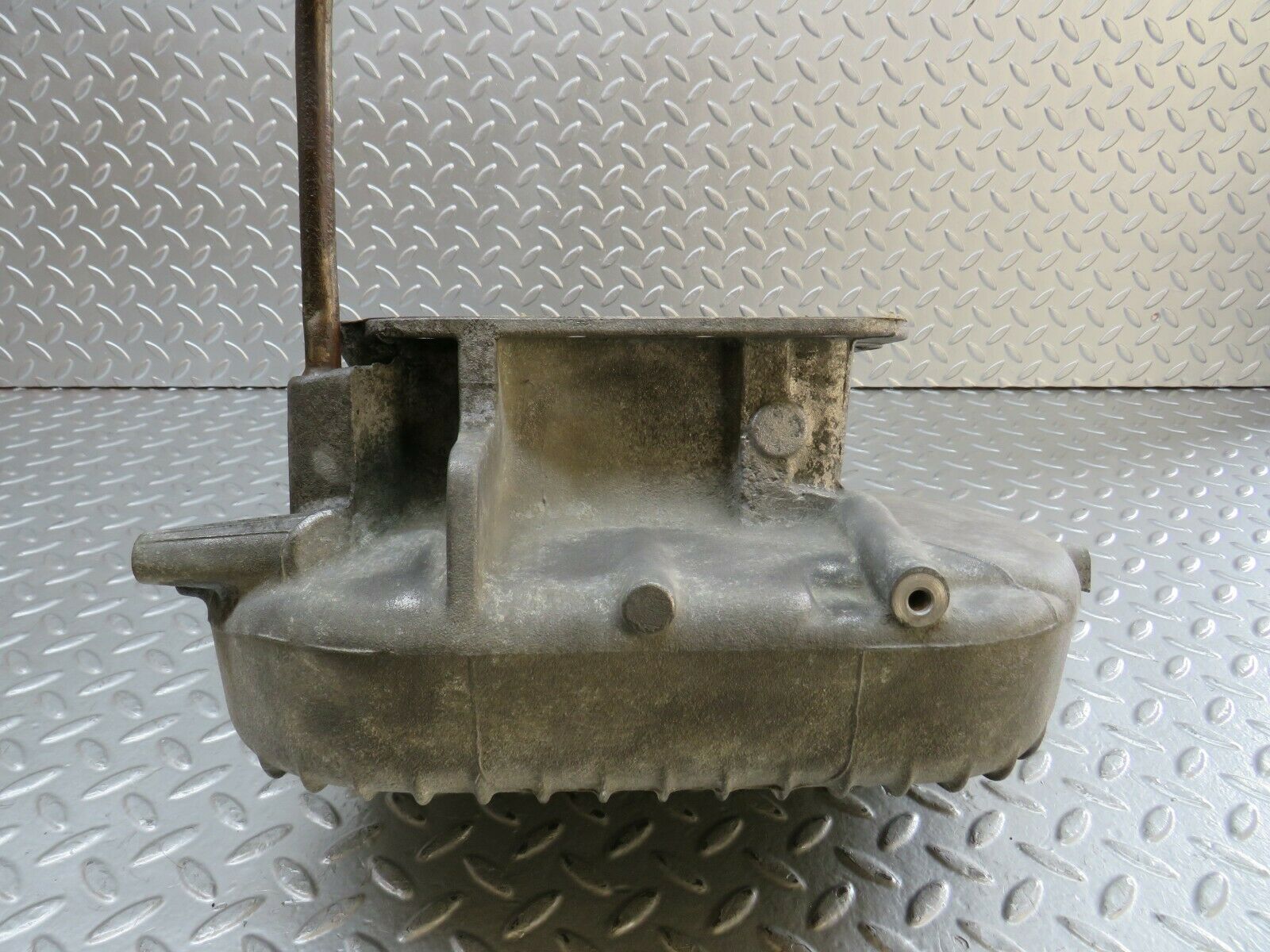 23863 Mercedes-Benz C107 450SLC Coupe Oil Pan Oil Sump 1170100013