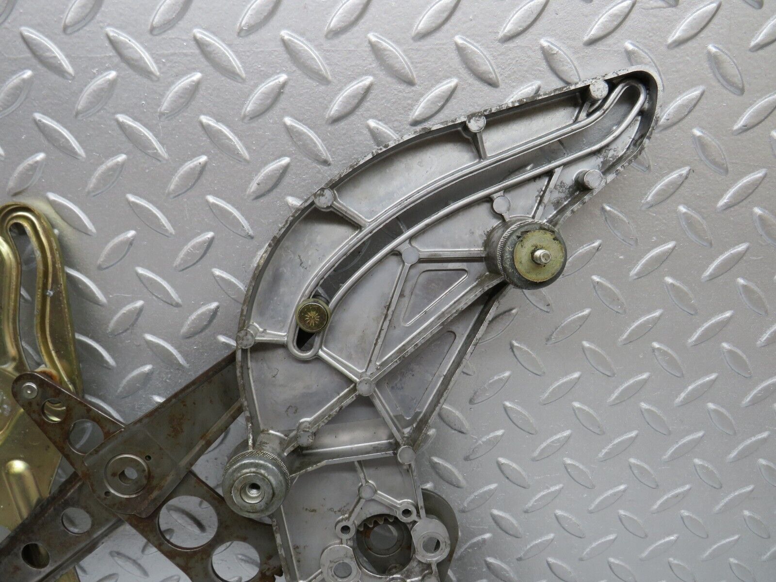 37122 Mercedes-Benz C126 420SEC Coupe Rear Right Window Regulator Mechanism