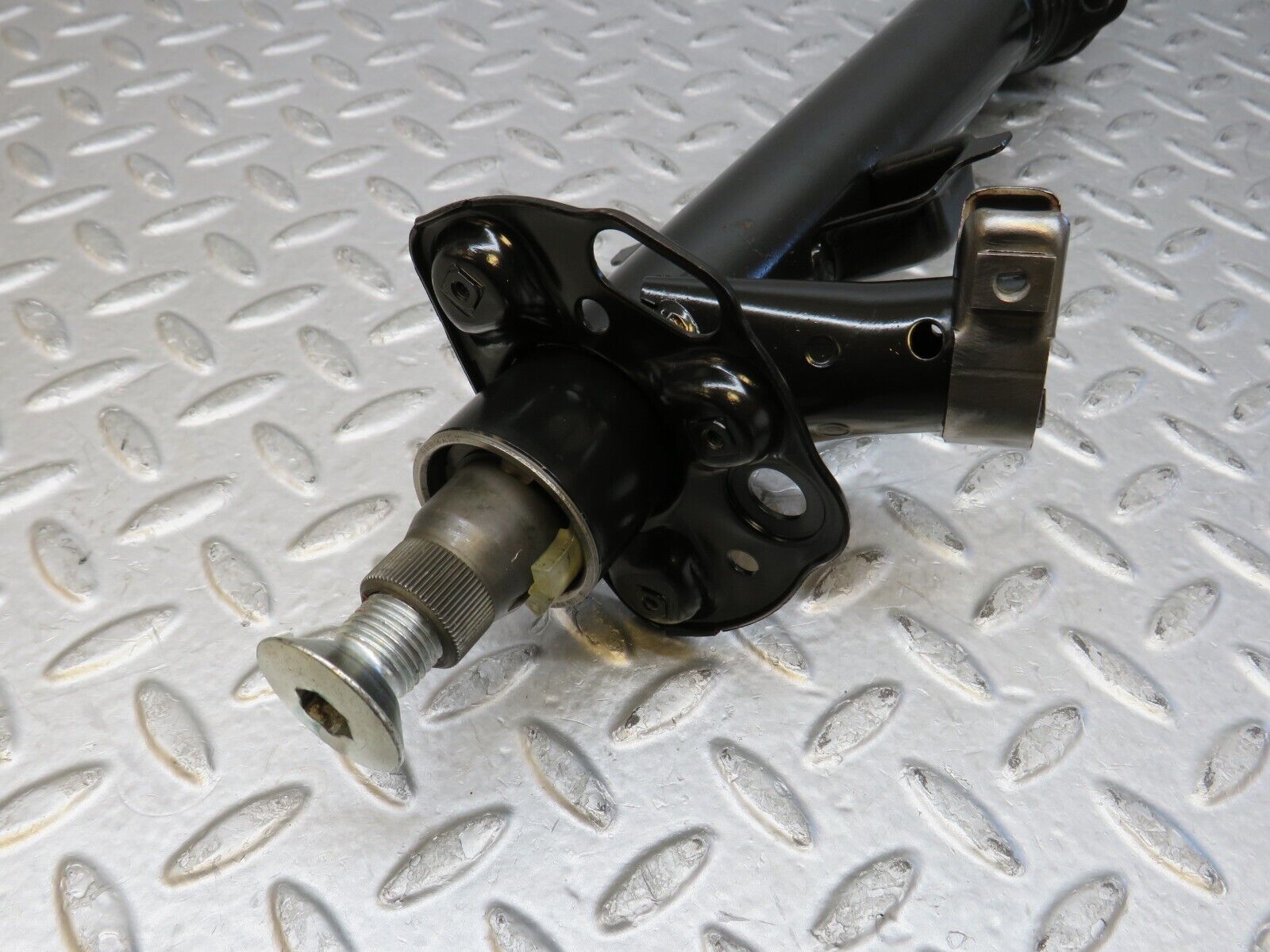 36498 Mercedes-Benz W201 190E 2.0L Steering Column