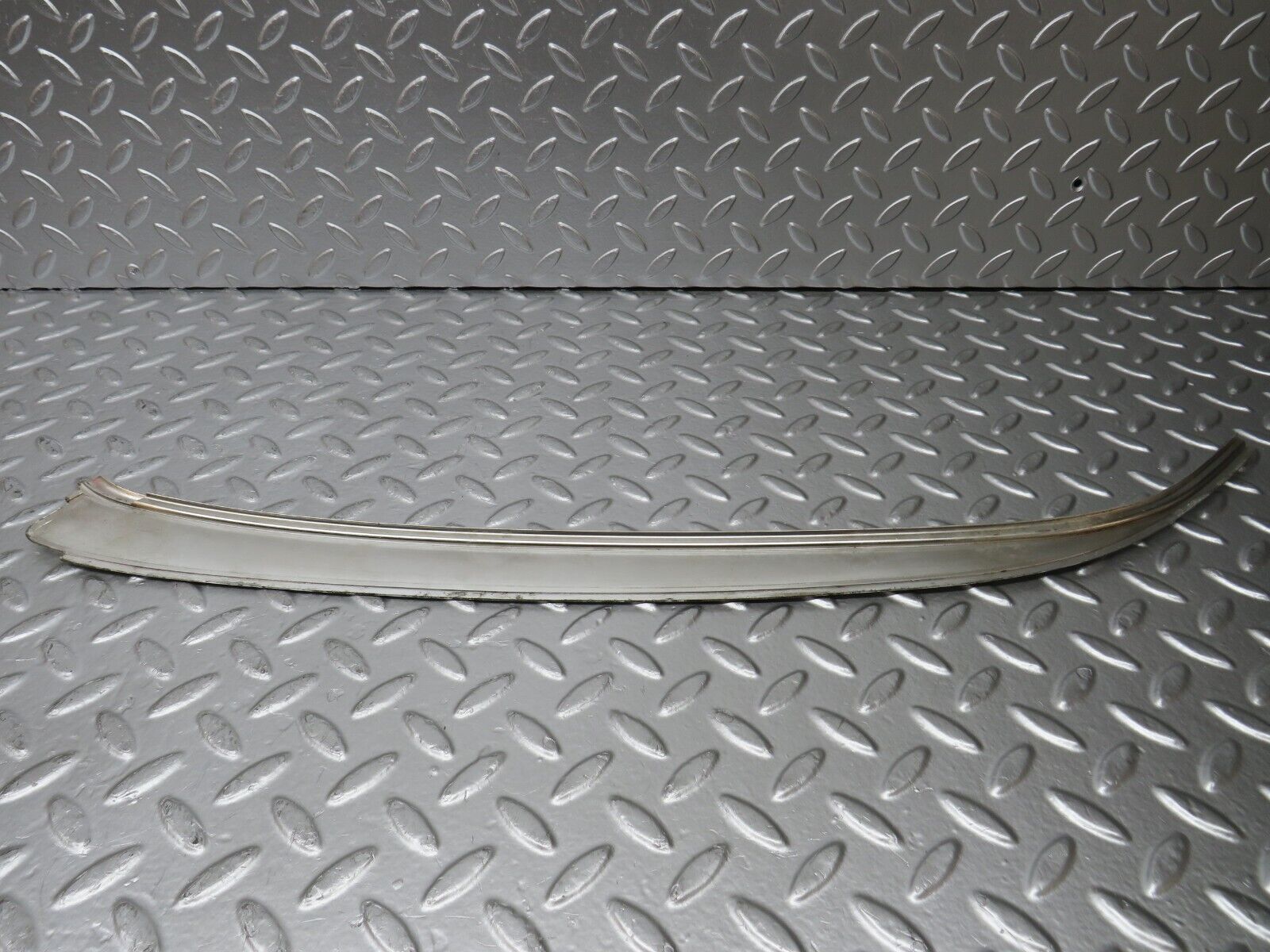 25588 Mercedes-Benz W123 200 C Pillar Exterior Chrome Trim Right Side