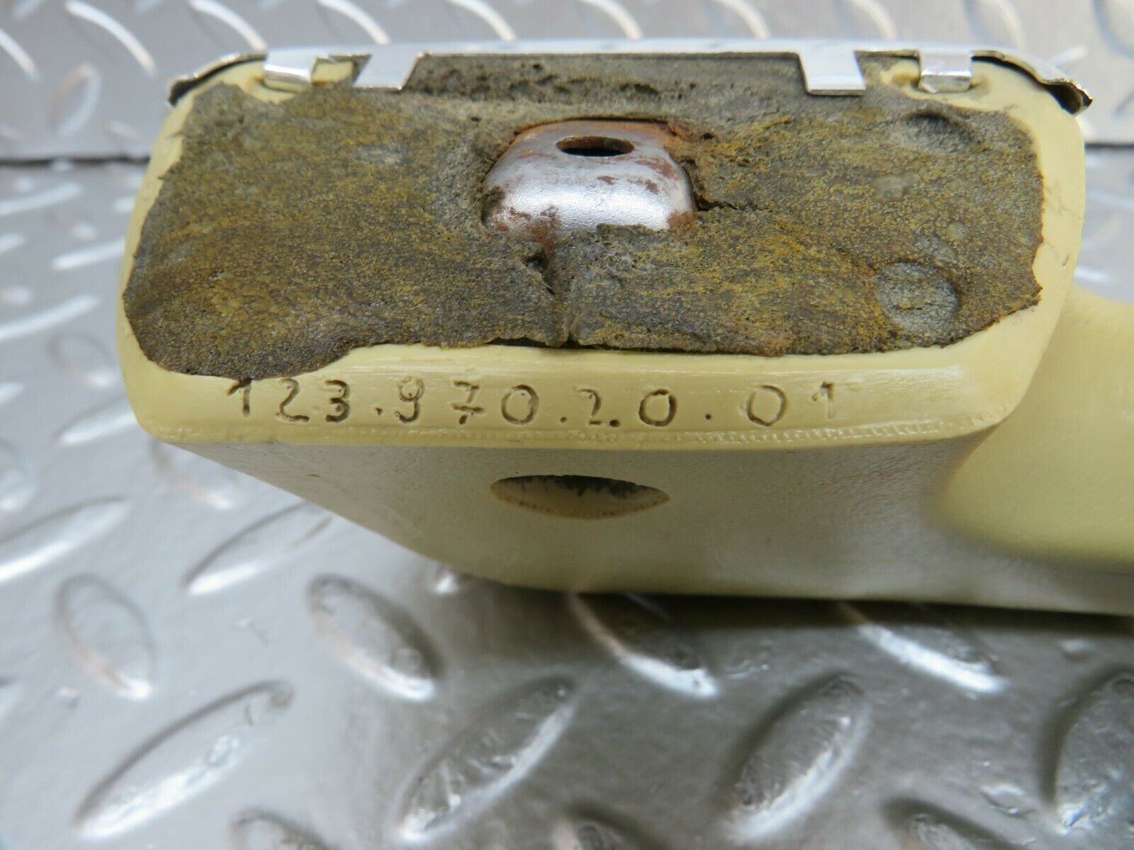 23932 Mercedes-Benz W123 280E Right Interior Door Handle Beige 1239702001