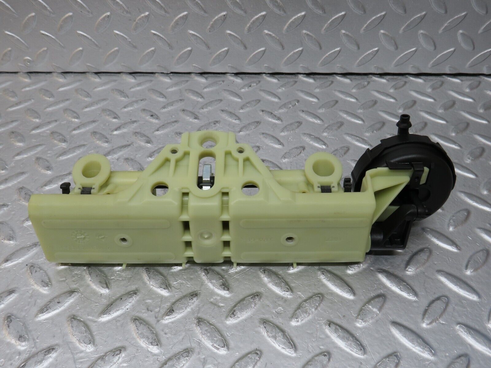 34910 Mercedes-Benz W210 320E Rear Headrest Folding Mechanism 400294B