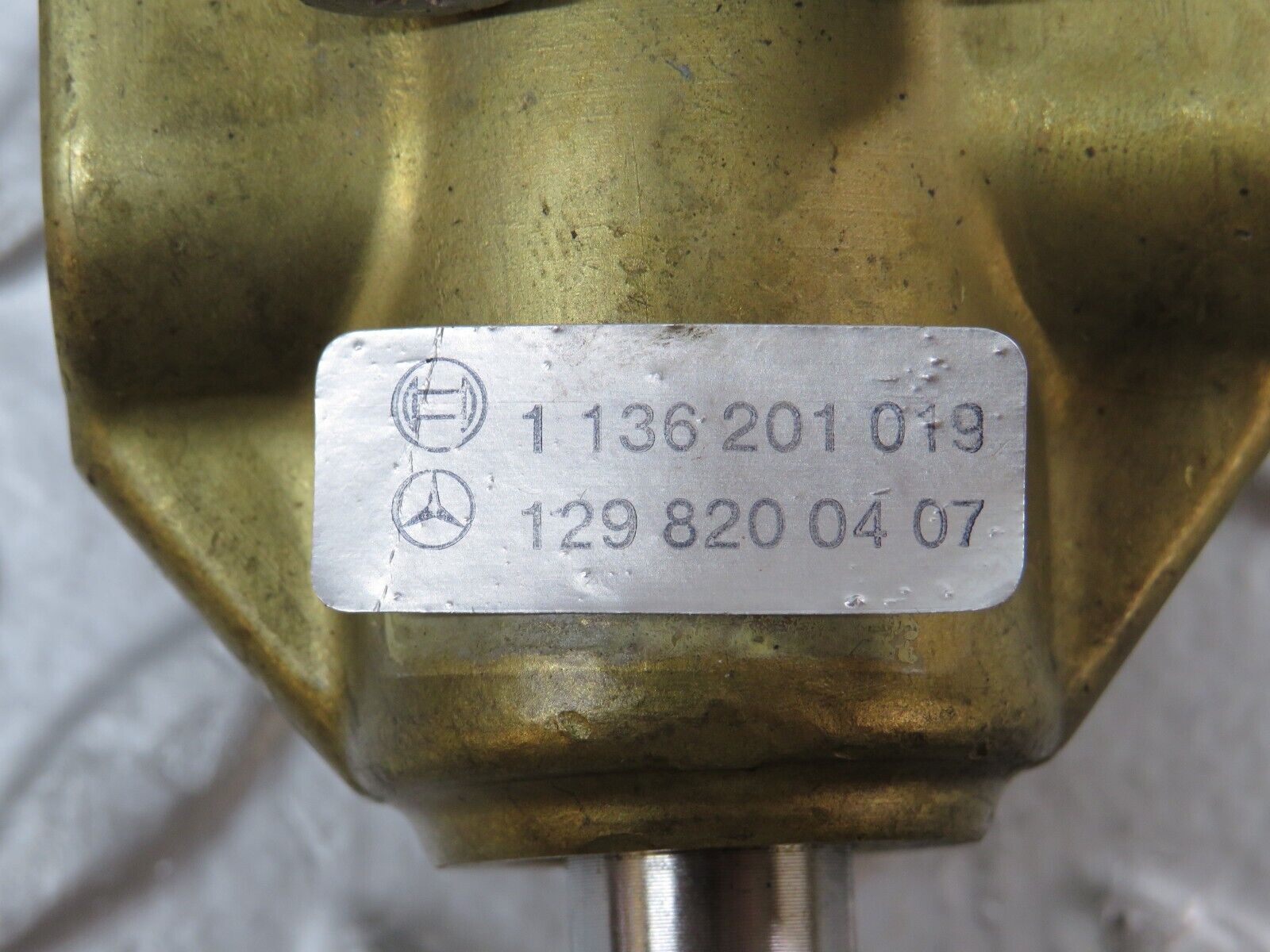 36824 Mercedes-Benz R129 300SL-24 Front Right Seat Recline Mechanism 1298200407 1136201019