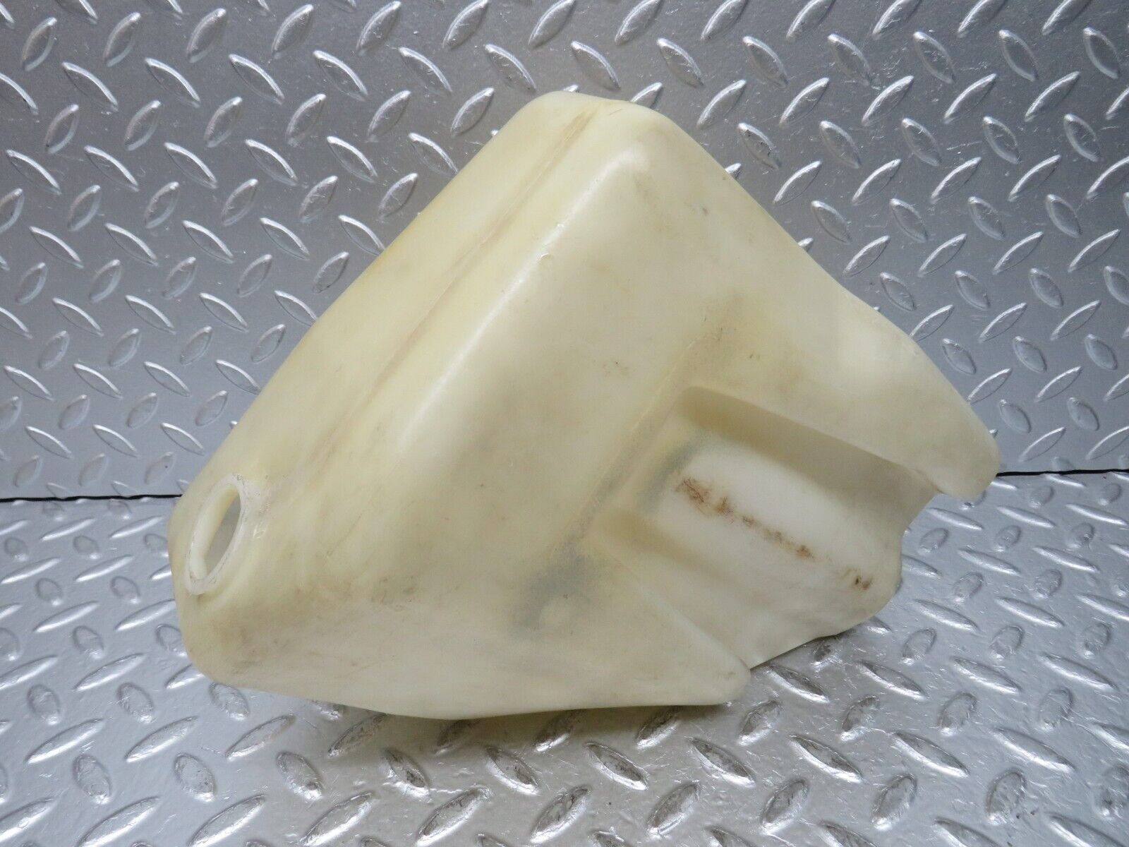 0101 Mercedes-Benz W116 350SE Windscreen Washer Fluid Tank