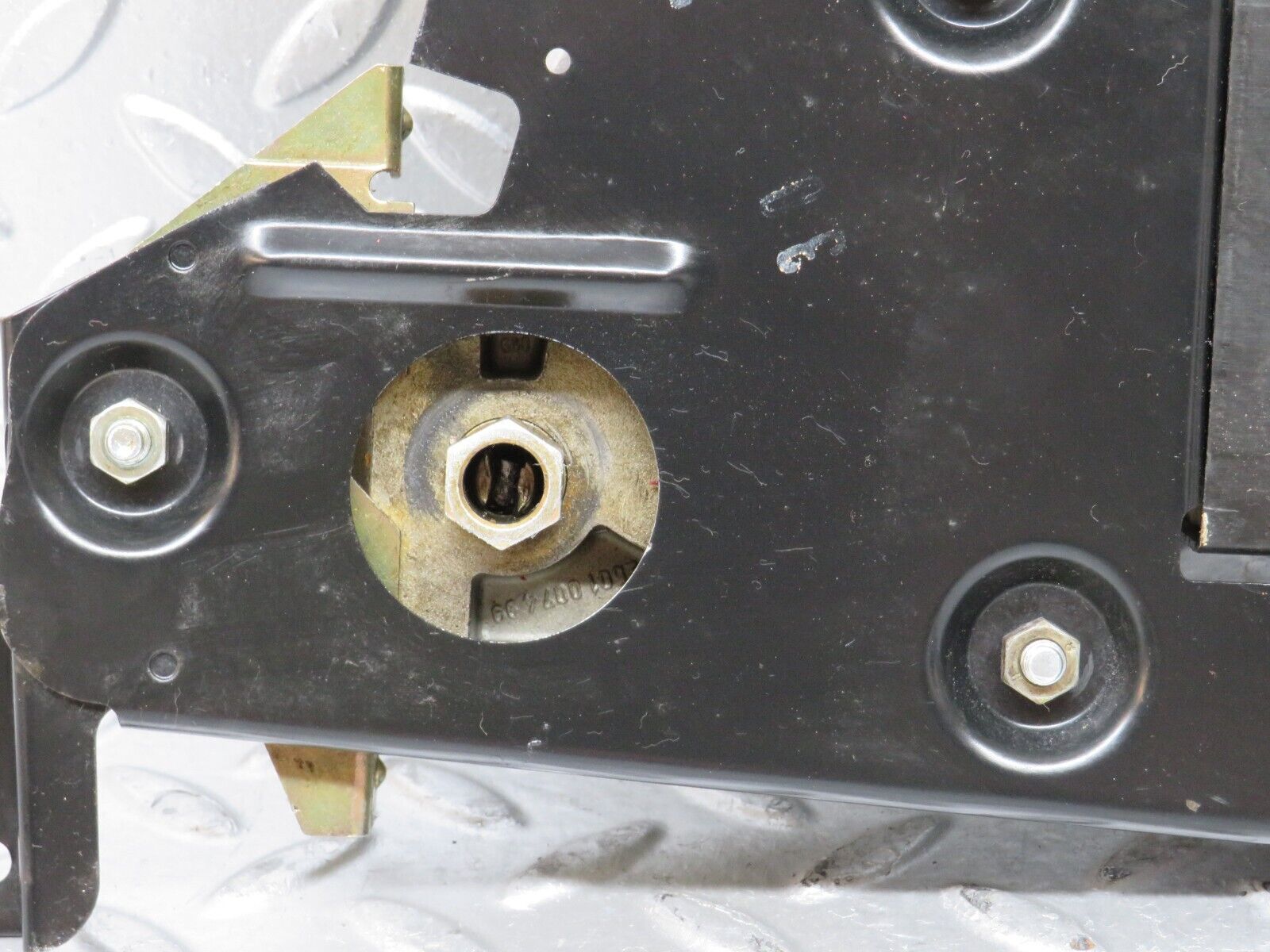 28119 Mercedes-Benz W123 280E Sunroof Motor With Bracket 0008202807