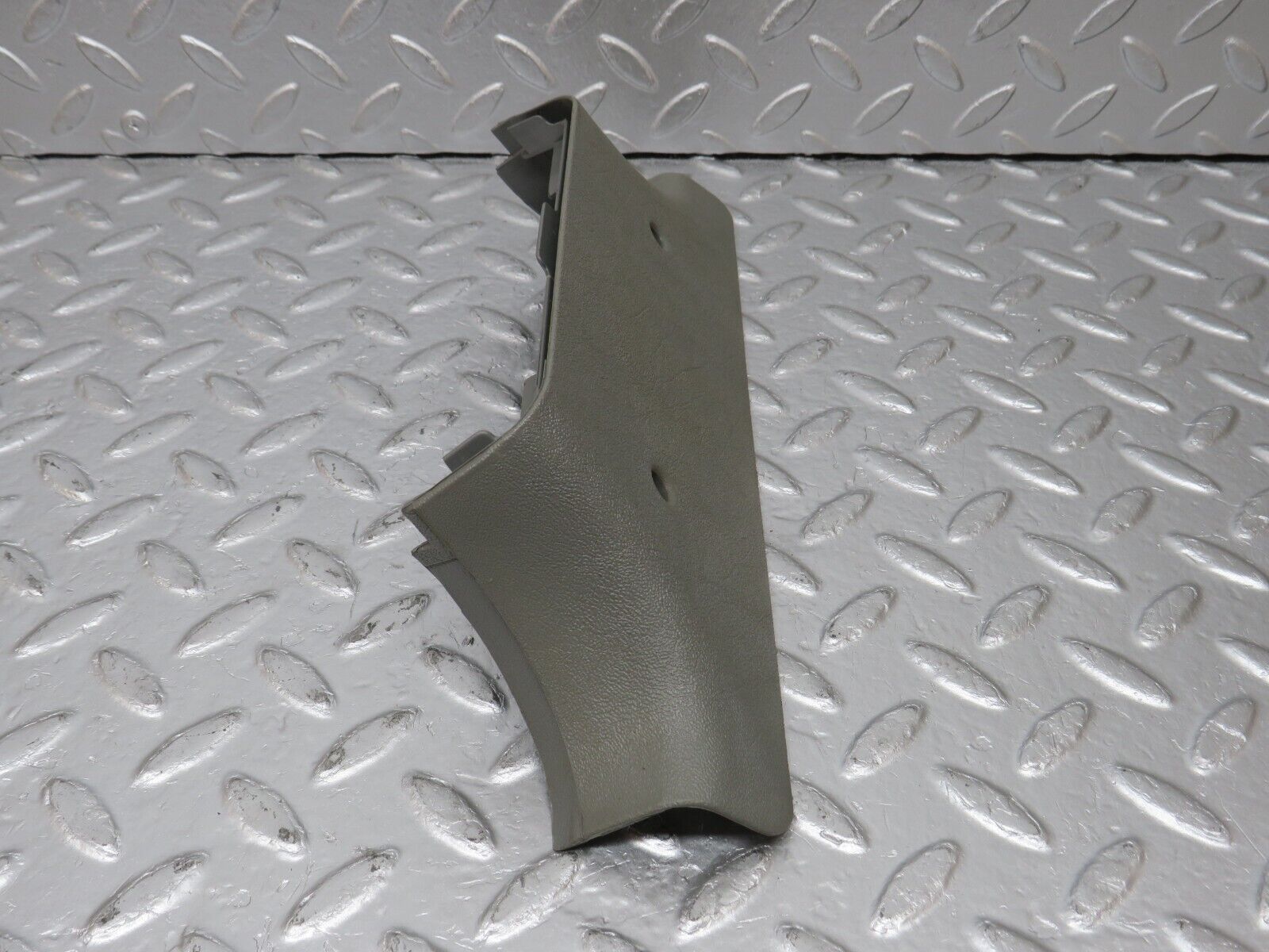 33662 Mercedes-Benz W201 190E 2.0L B Pillar Bottom Cover Right Side Grey 2016920222