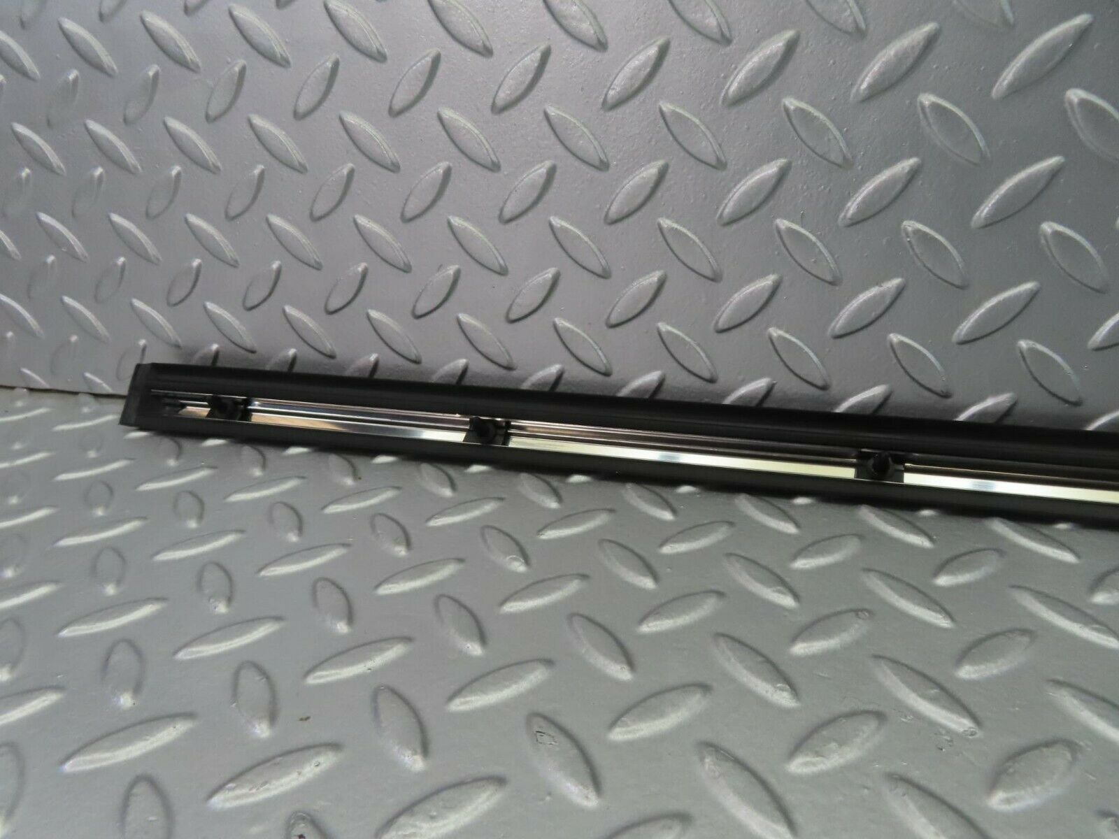 10294 Mercedes-Benz W116 Rear Left Door Centre Moulding Trim