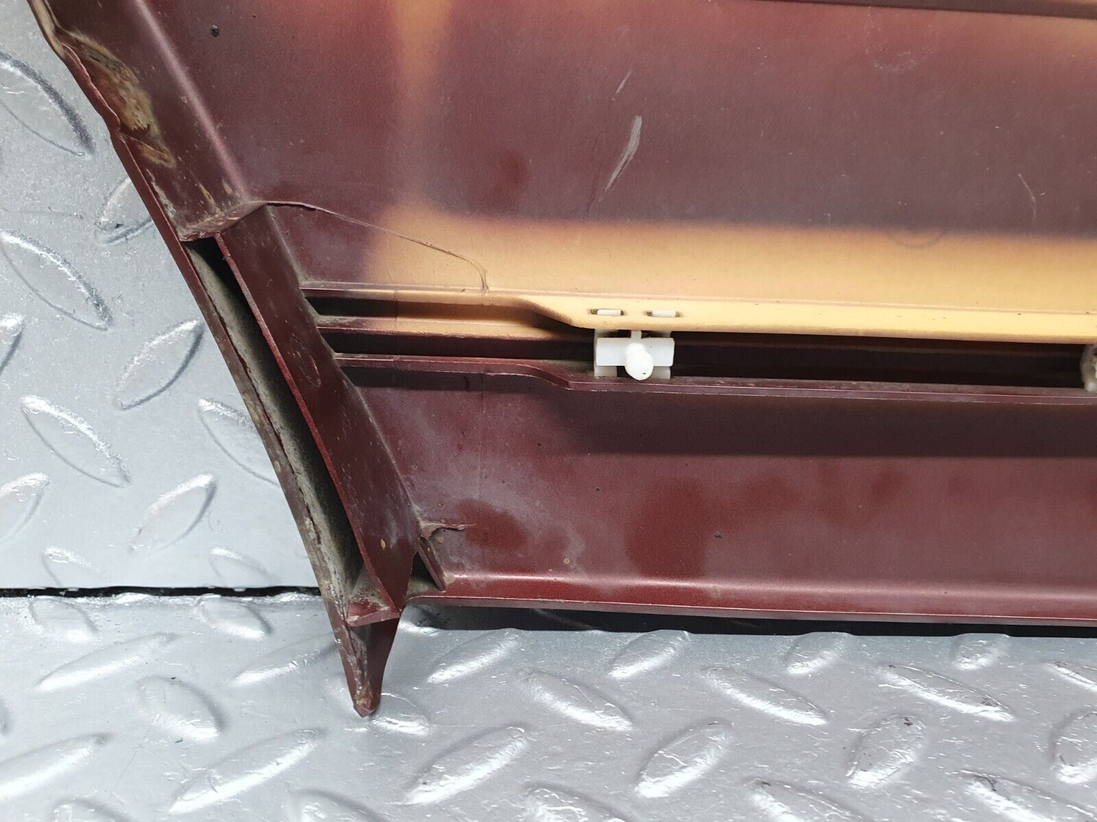 40939 Mercedes-Benz W126 300SE Front Right Fender Wing Moulding Trim 1266903640