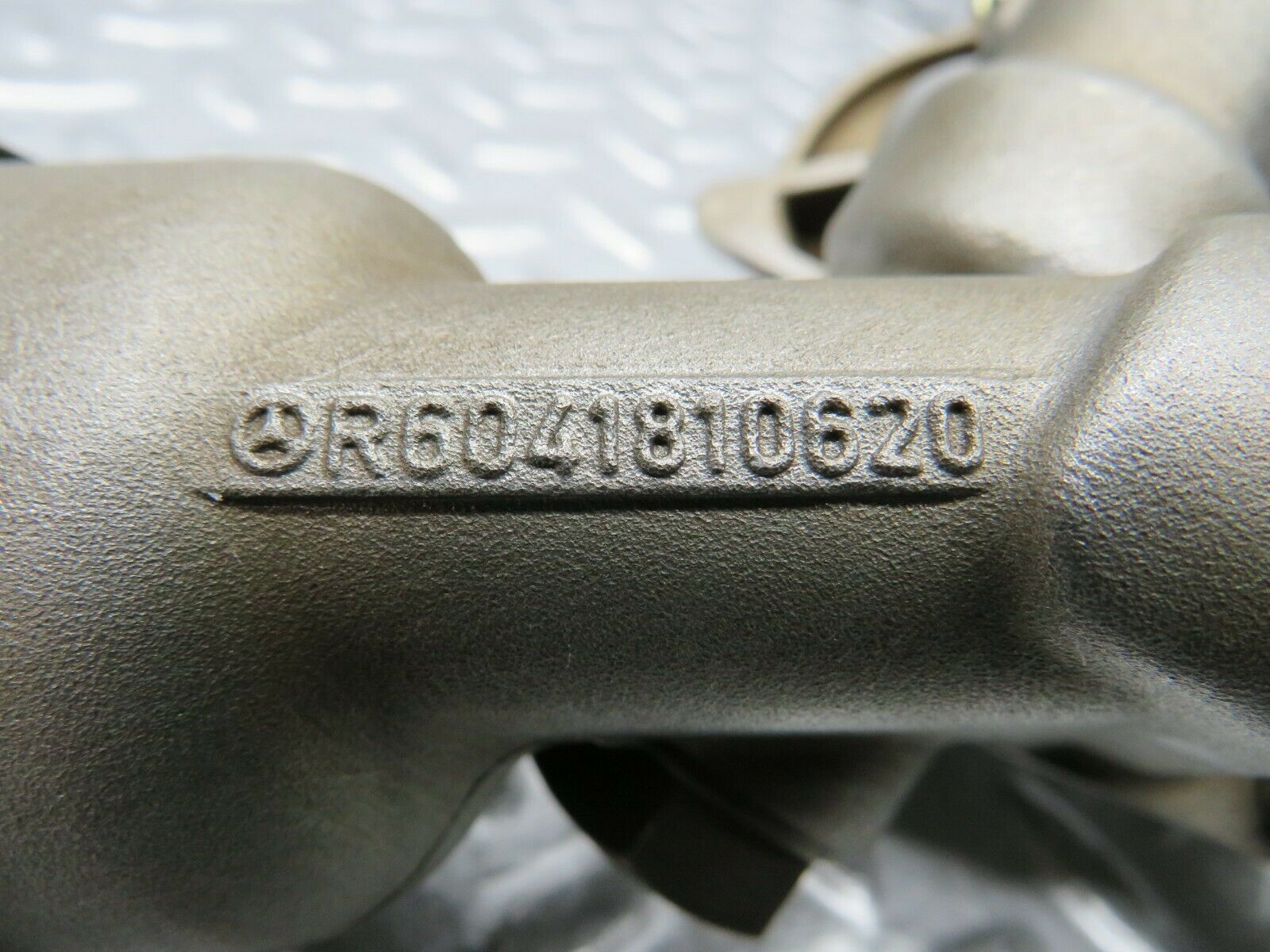 22555 Mercedes-Benz C124 E220 Coupe Oil Pump 1111810201 6041810620