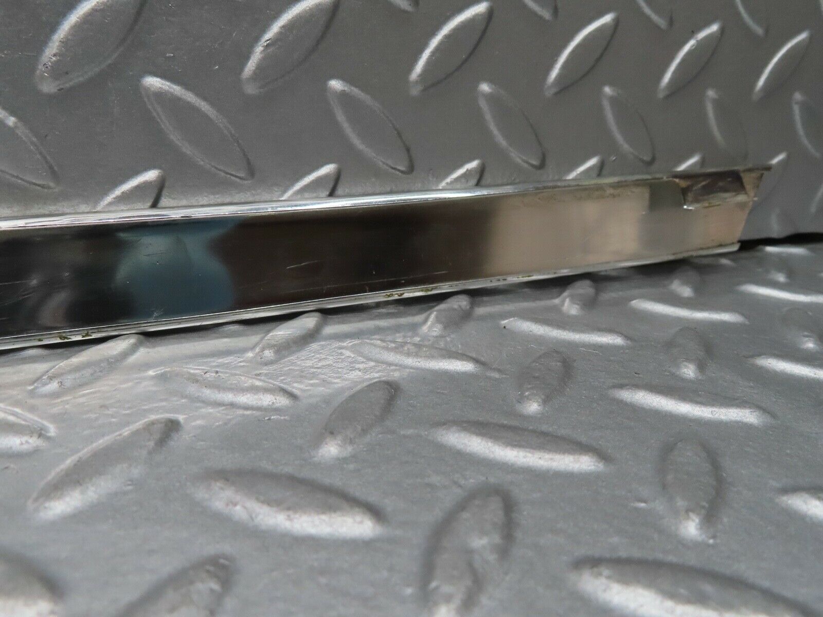 16776 Mercedes-Benz C107 380SLC Rear Right Quarter Window Chrome Trim