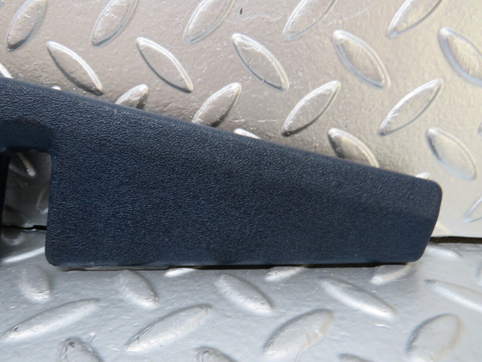 25333 Mercedes-Benz W201 190D Front Right Seat Cover 1249190220