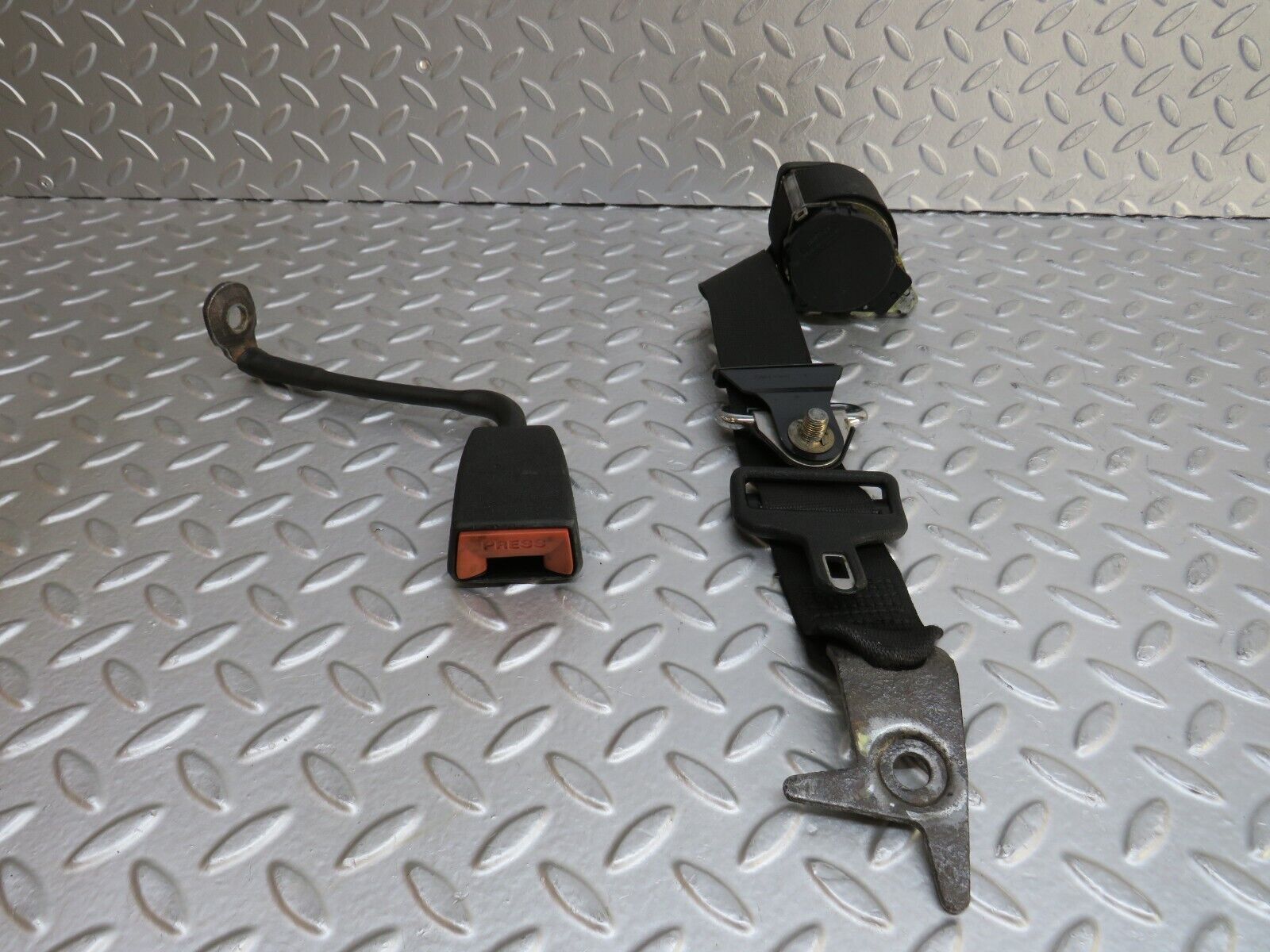 37161 Mercedes-Benz C126 420SEC Coupe Rear Right Seat Belt With Buckles 1268801695