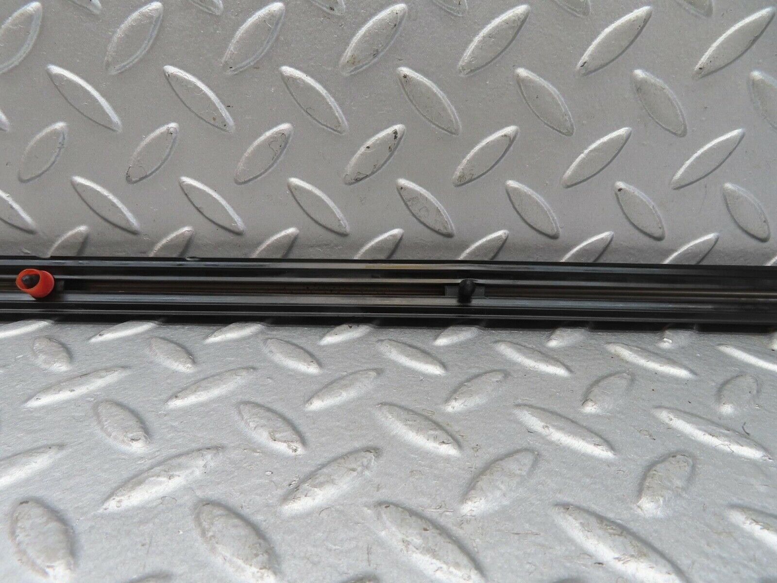 13448 Mercedes-Benz W123 200 Front Left Door Centre Moulding Trim