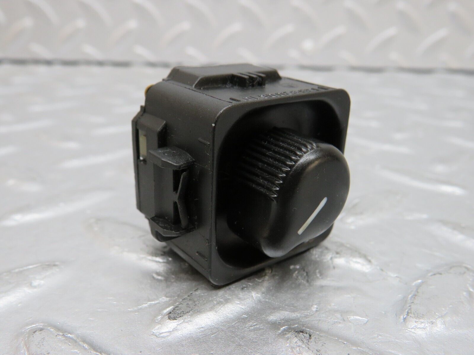 38090 Mercedes-Benz A124 320E Electric Mirror Adjust Switch 1298200610