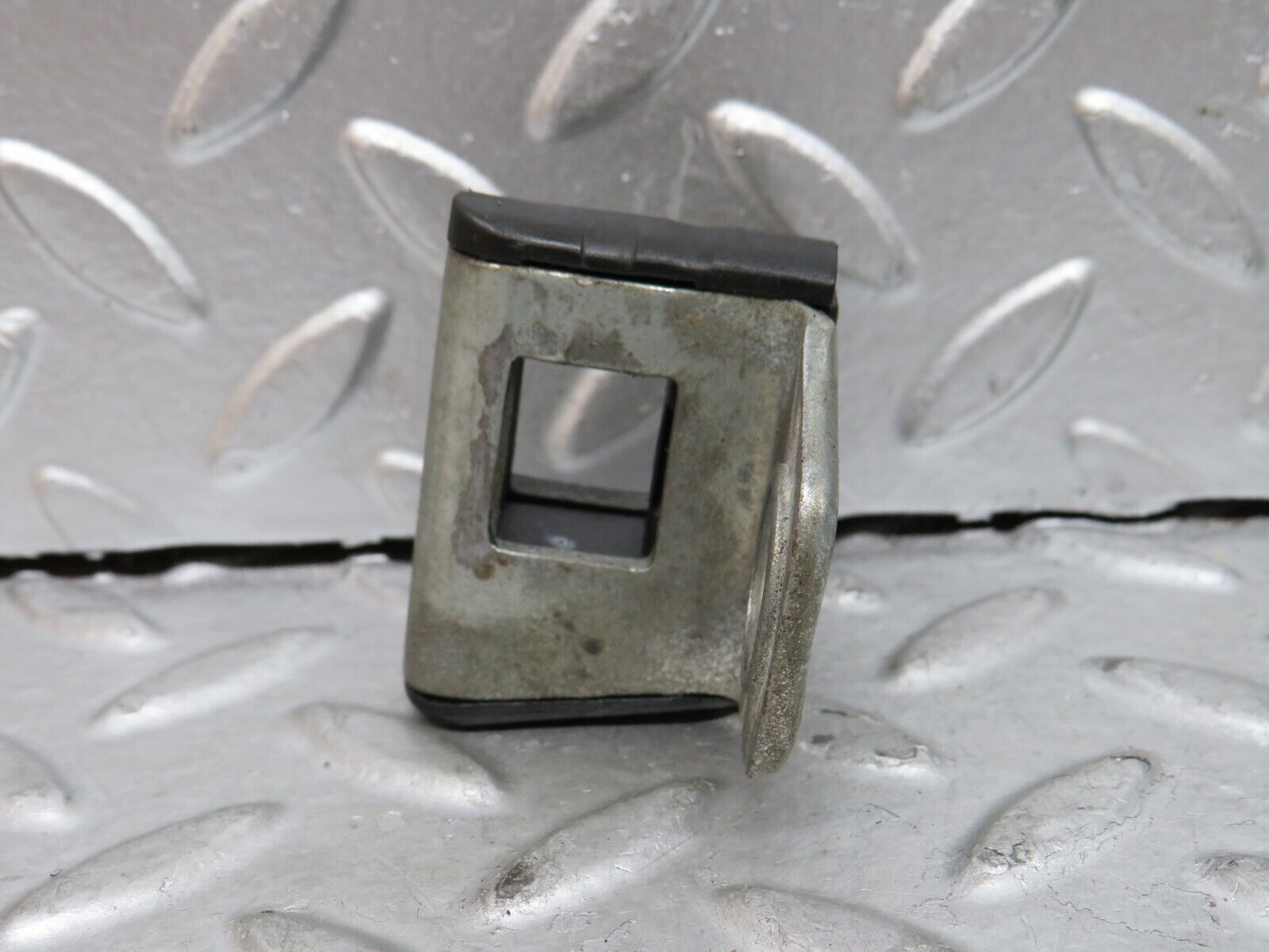 29123 Mercedes-Benz C124 320CE Coupe Door Lock Latch