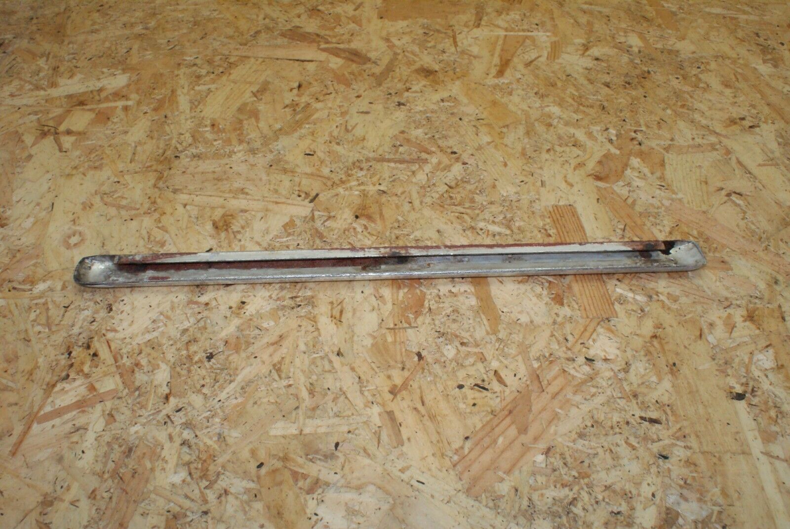 2296 Mercedes-Benz W105 219 PONTON Front Fender Wing Lower Chrome