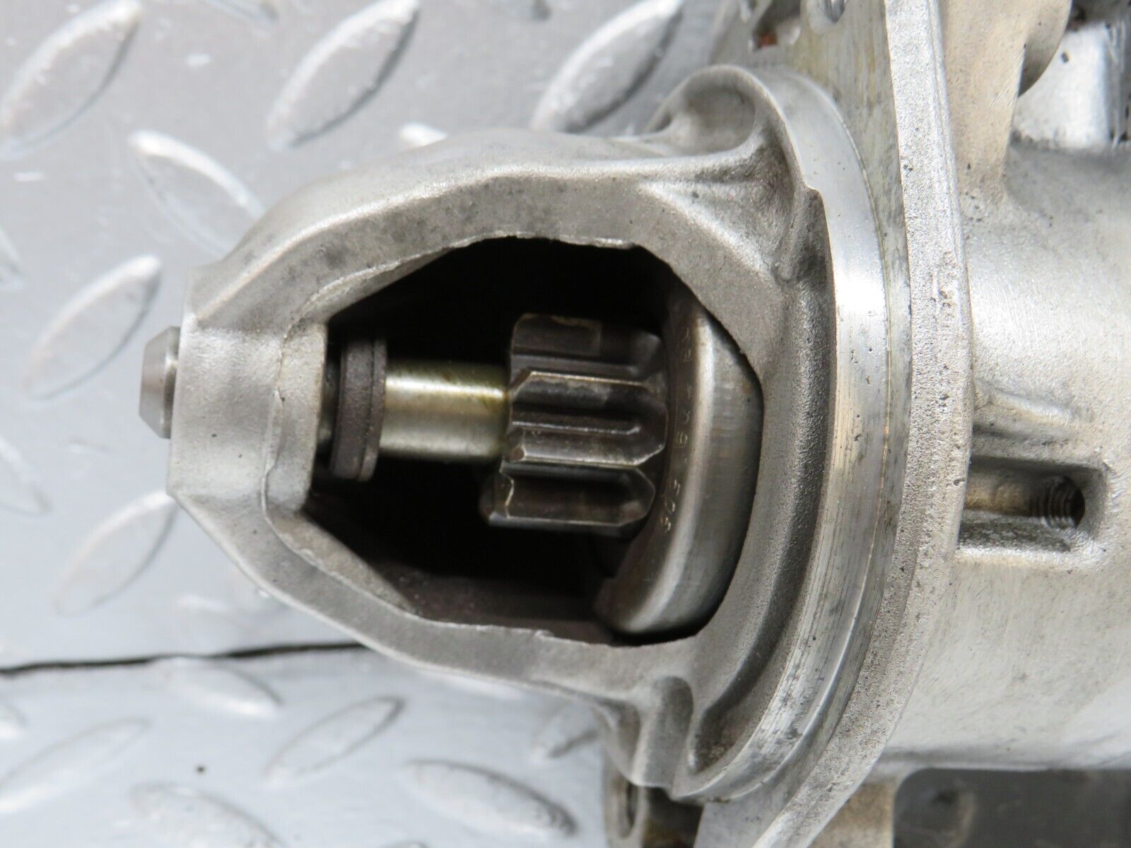 33862 Mercedes-Benz W201 190E 2.0L Starter Motor Bosch 0001108003 0331303053553