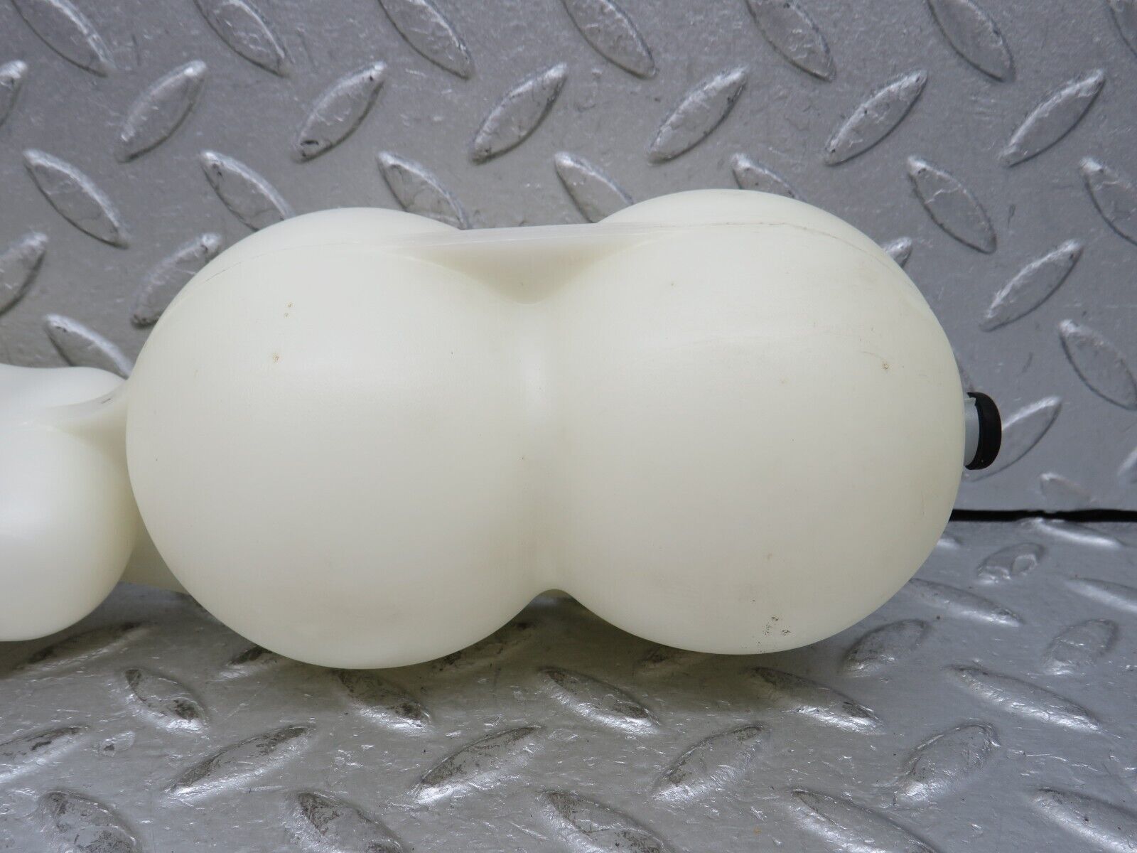 37861 Mercedes-Benz A124 320E Cabriolet Vacuum Reservoir Tank