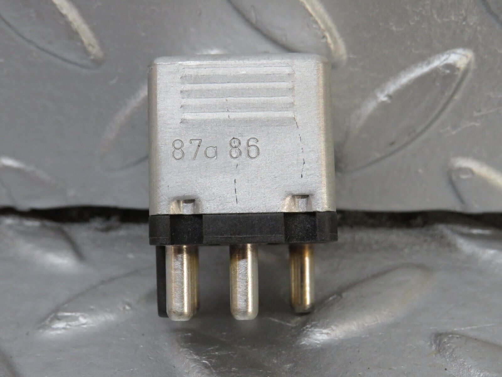 34448 Mercedes-Benz C126 380SEC Coupe Multi Purpose Relay 0015420219