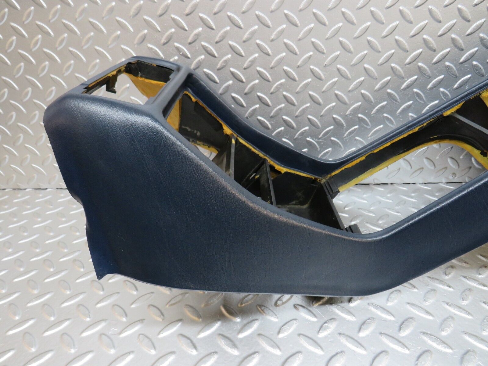 31925 Mercedes-Benz W123 230E Centre Console Blue