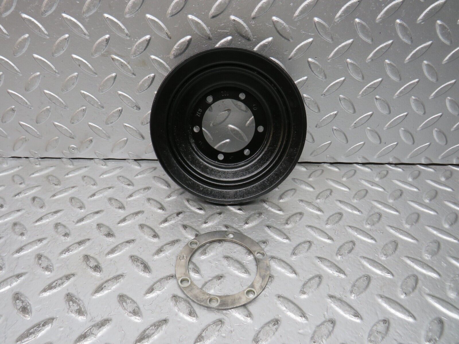 28761 Mercedes-Benz W123 230E Crankshaft Pulley 1020320404