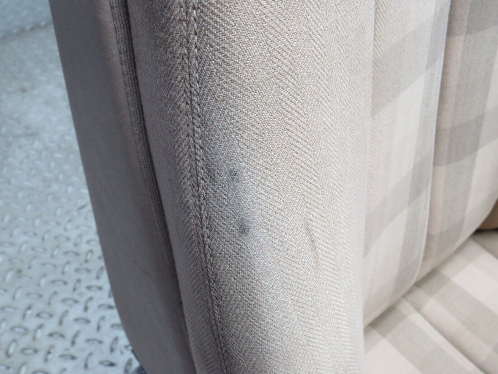 38320 Mercedes-Benz R129 280SL Coupe Electric Front Left Seat Beige