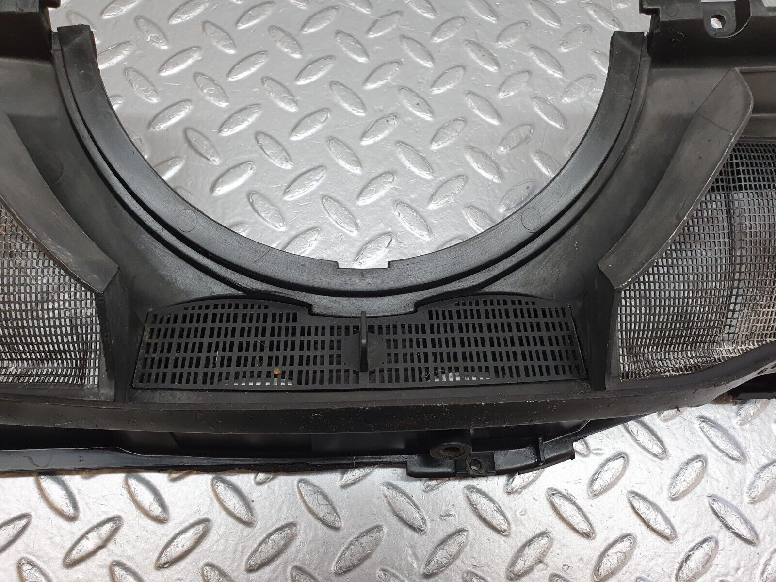 41454 Mercedes-Benz W124 200E Wiper Mechanism Cover Panel 1246280067 1246283707 1246202667 1246200978