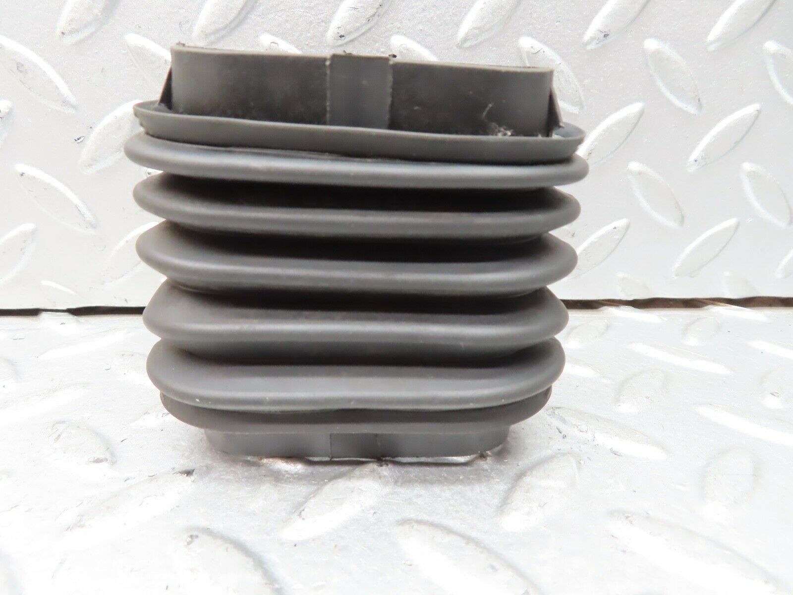 19628 Mercedes-Benz C140 CL420 Coupe Door Wire Protector Rubber 1408210597