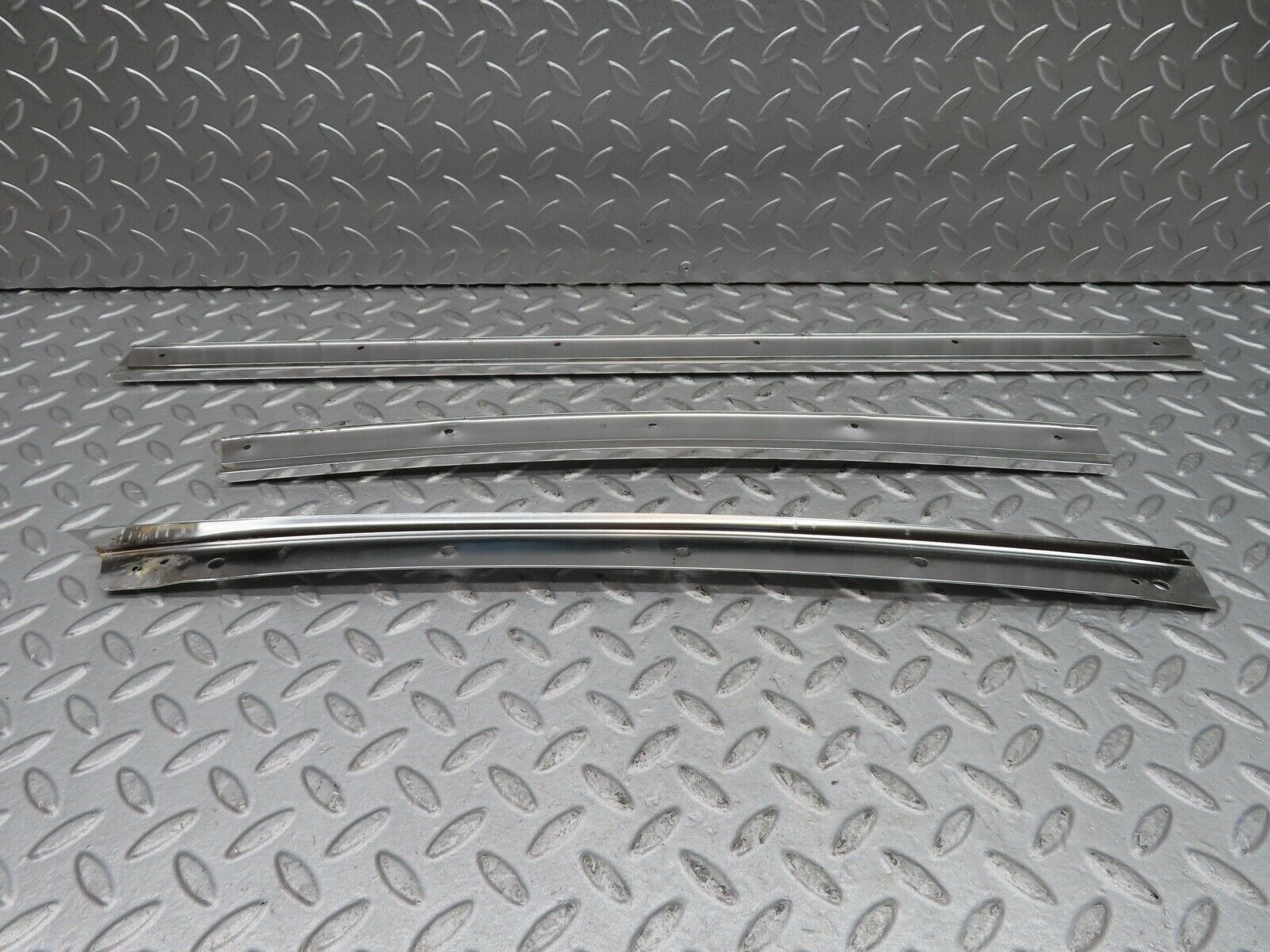 16759 Mercedes-Benz C107 380SLC Roof Chrome Moulding Trim Right Side