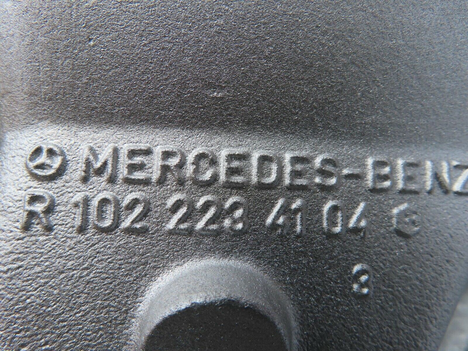 14763 Mercedes-Benz W201 190E Engine Mount Bracket Left Side 1022234104