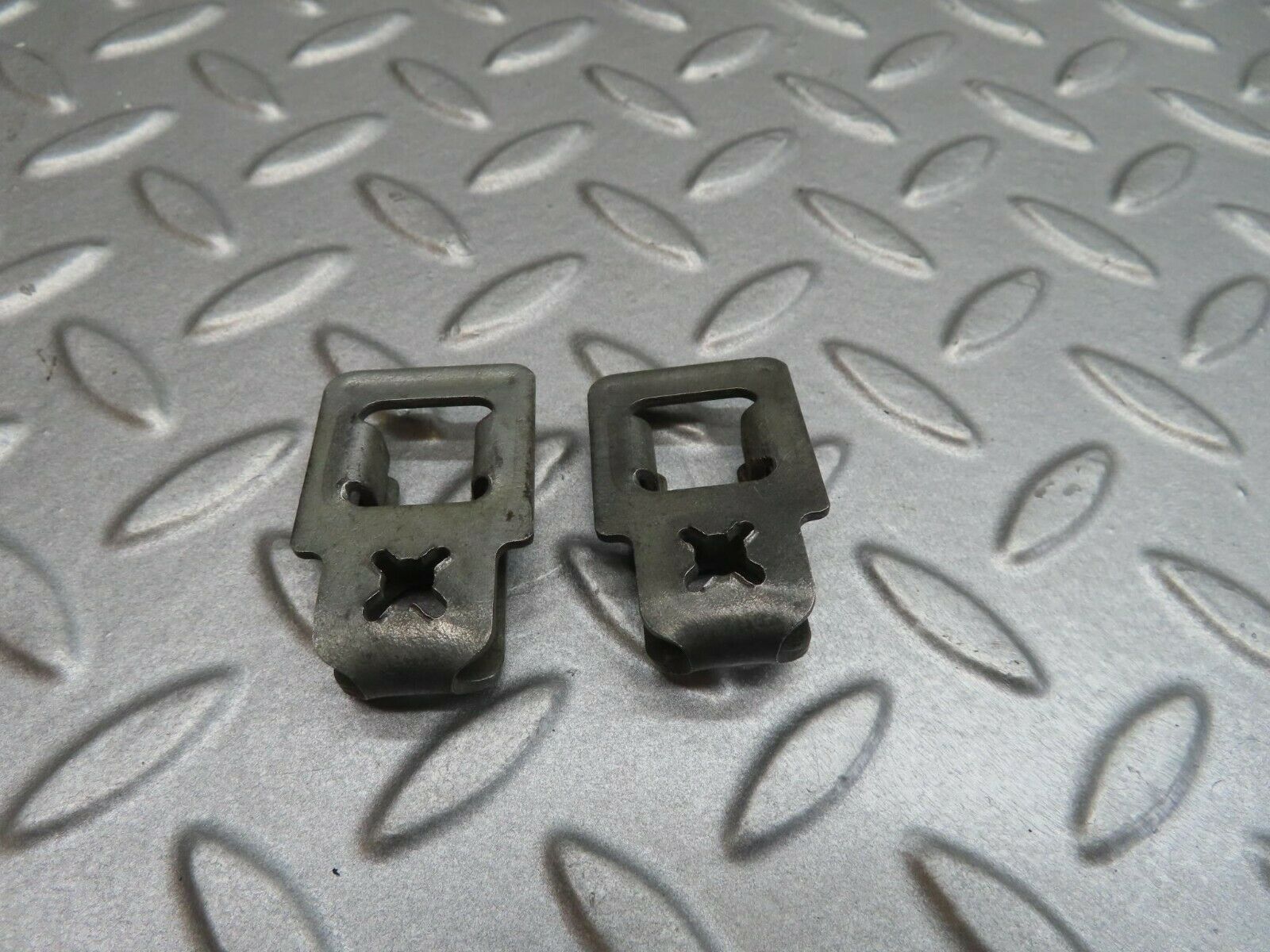 12175 Mercedes-Benz R129 300SL Coupe Fuel Injector Bracket