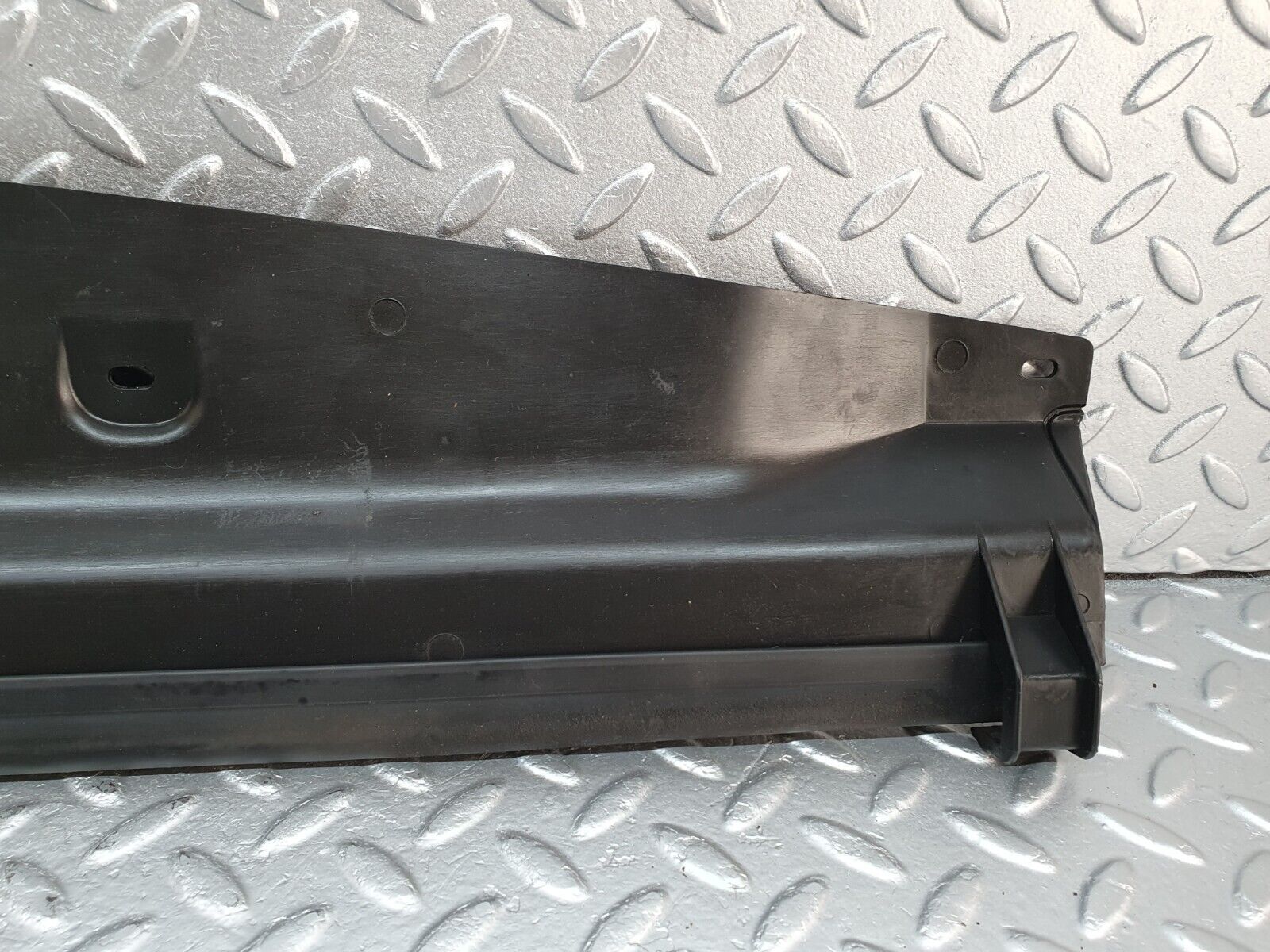 41568 Mercedes-Benz W124 200E Radiator Fan Shroud Cover Trim 1245050088