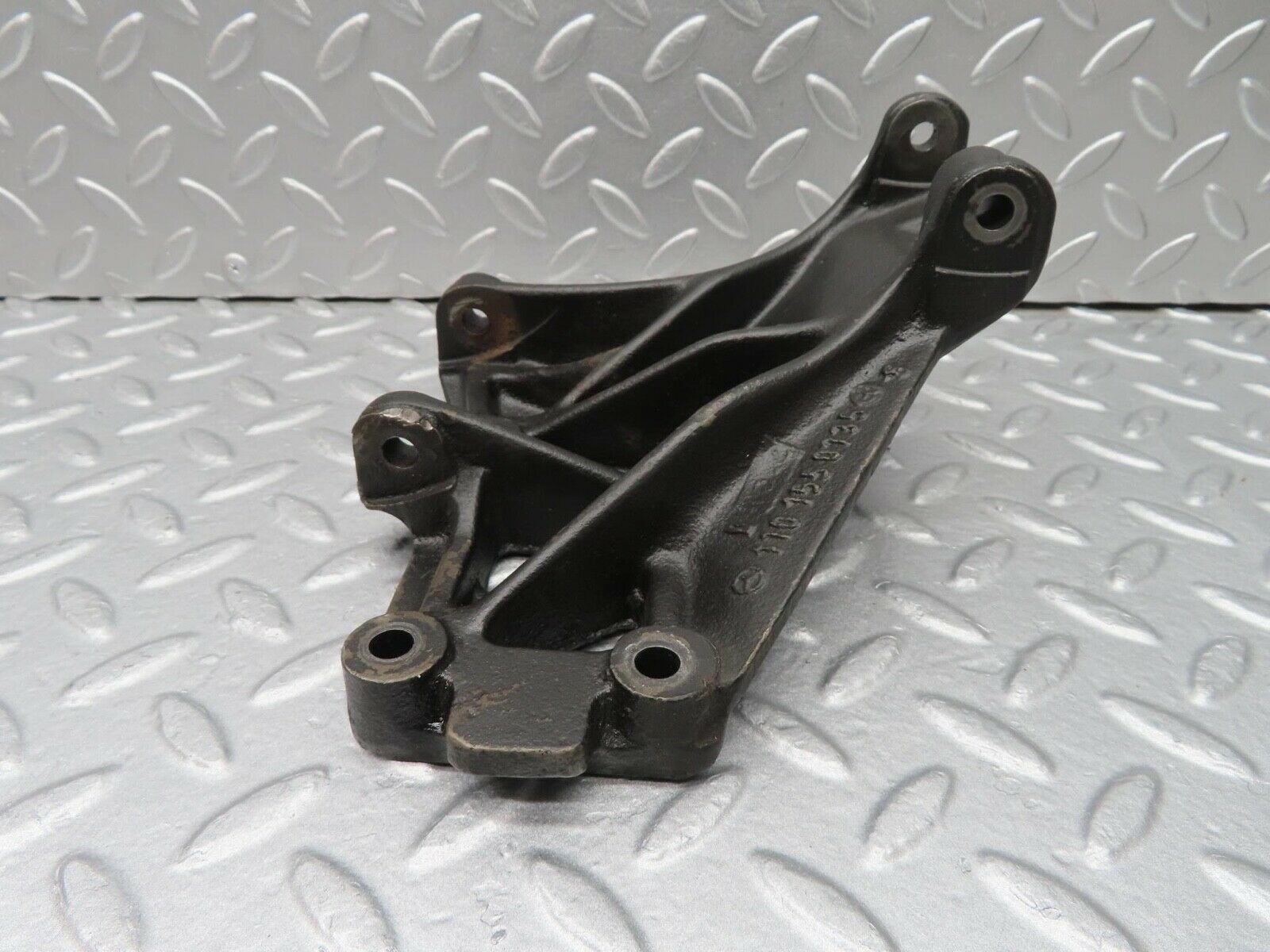 15960 Mercedes-Benz W123 280E Alternator Generator Bracket 1101550735