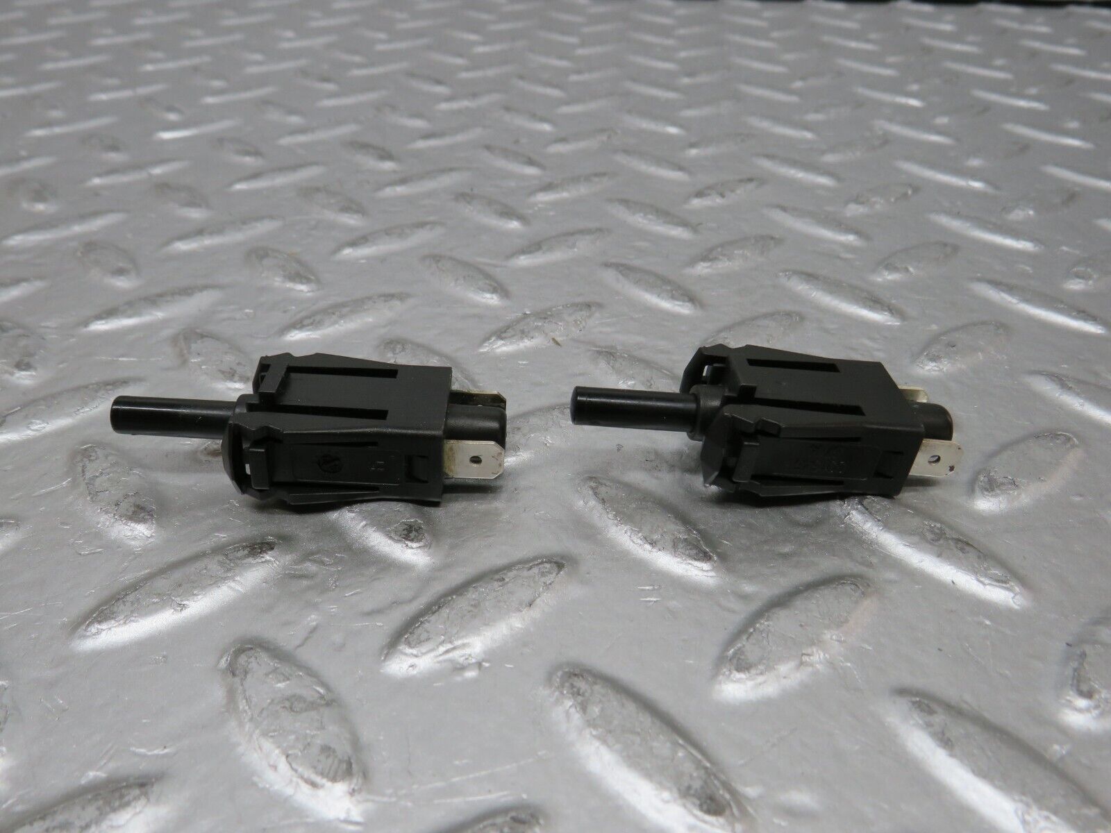 26719 Mercedes-Benz C124 220CE Coupe Door Contact Switch Pair 0015458714