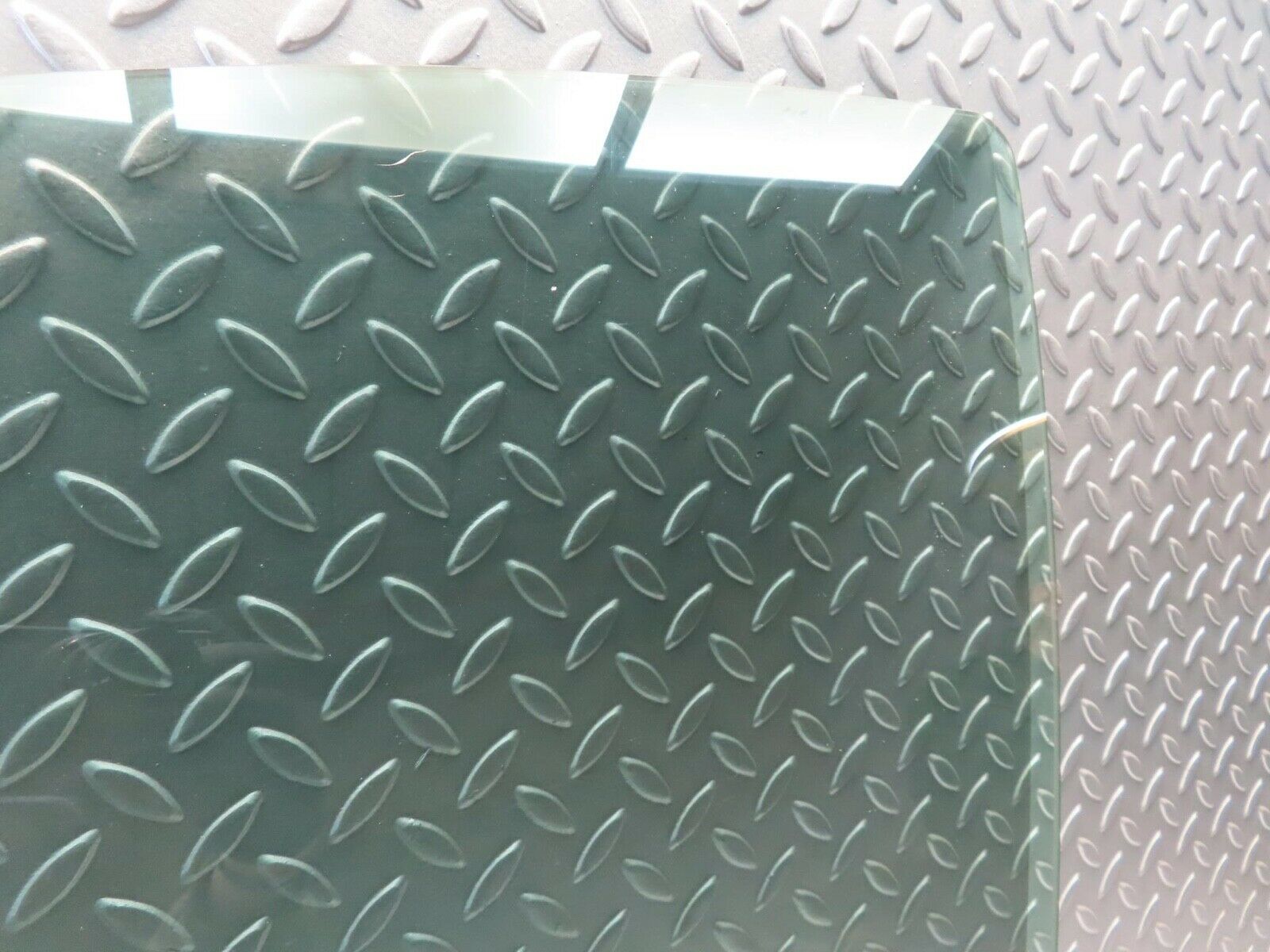 11228 Mercedes-Benz W221 S320 Front Left Door Window Glass