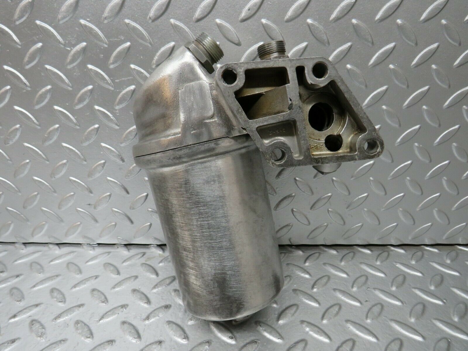 23533 Mercedes-Benz W114 280E Oil Filter Housing 0021846601