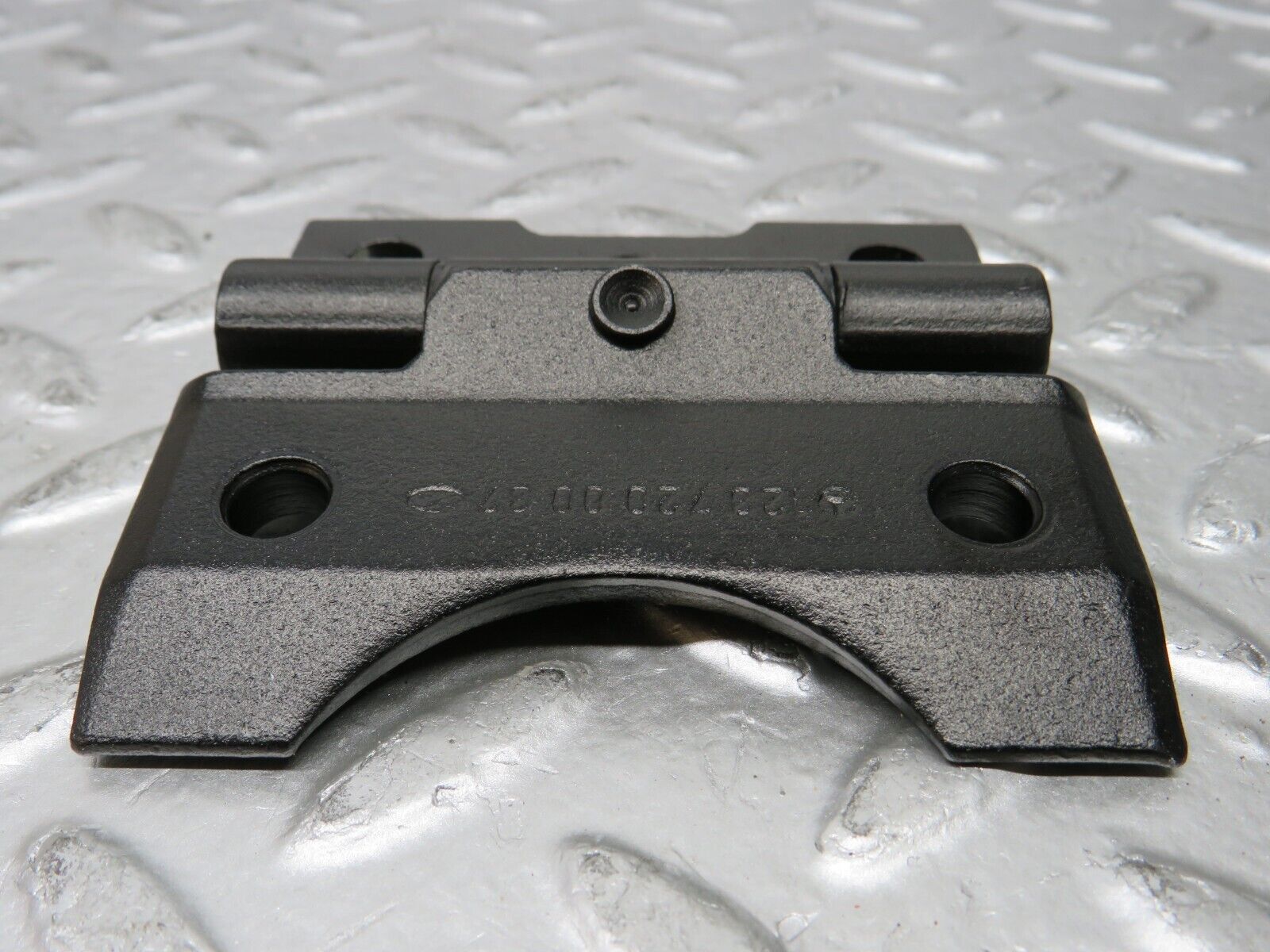 26867 Mercedes-Benz W123 240D Door Hinge Pair 1237200037