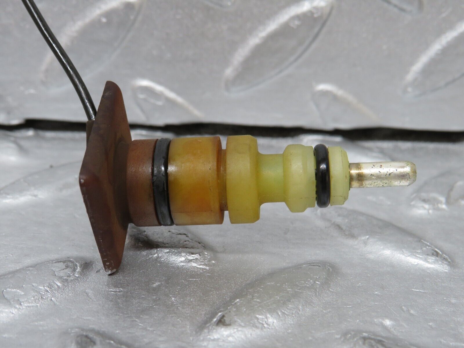 37112 Mercedes-Benz C126 420SEC Coupe Oil Lever Sensor Hella 1265420817