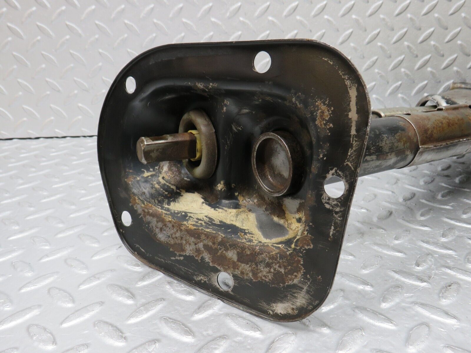 37579 Mercedes-Benz W109 300SEL Steering Column 108 R