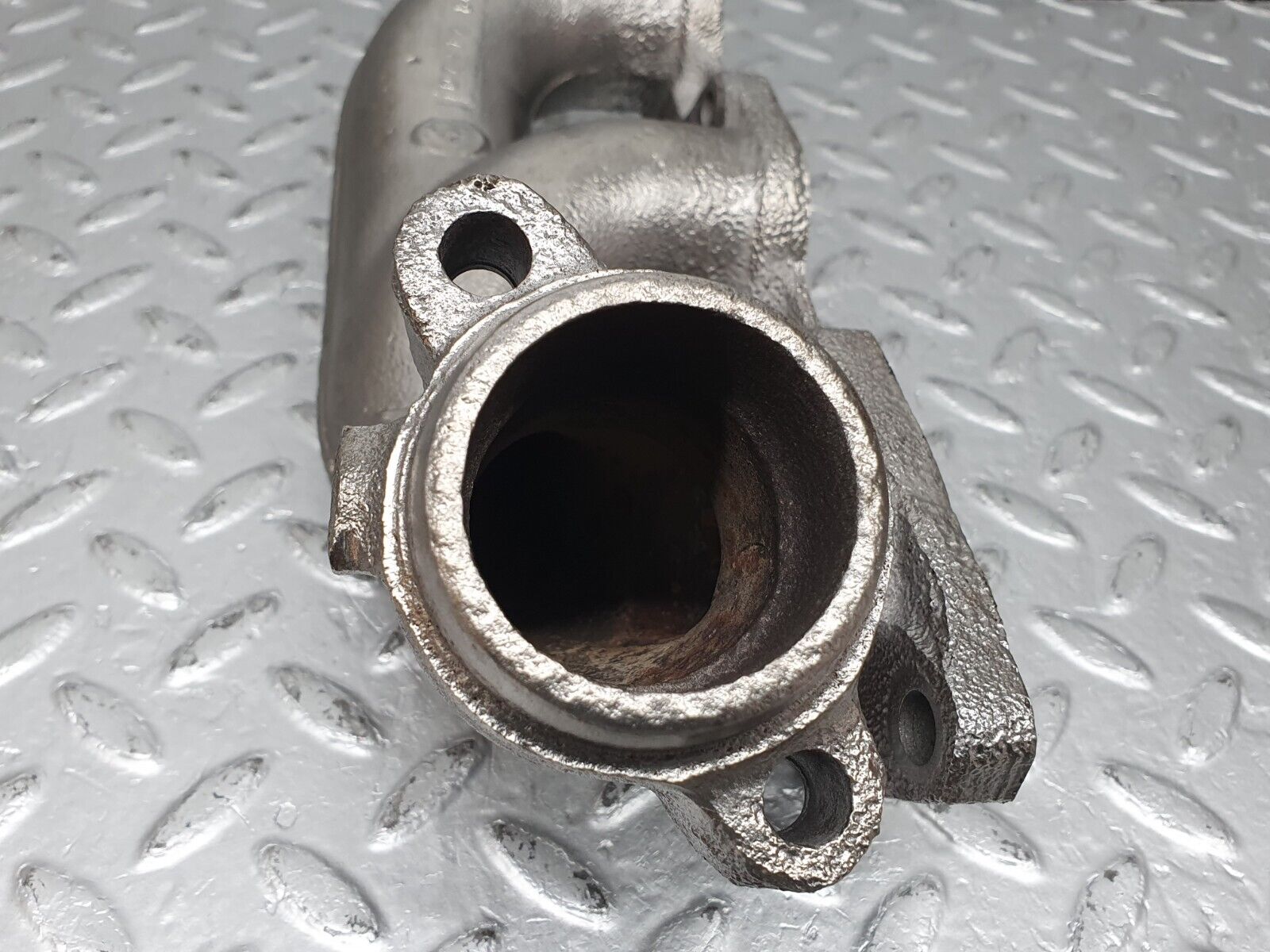 41202 Mercedes-Benz W126 300SE Exhaust Manifold Cylinder 4-6 1031422202