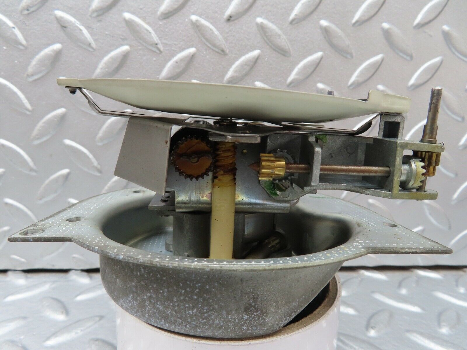 18336 Mercedes-Benz W115 Speedometer KM/H VDO W=0.92 1155423801