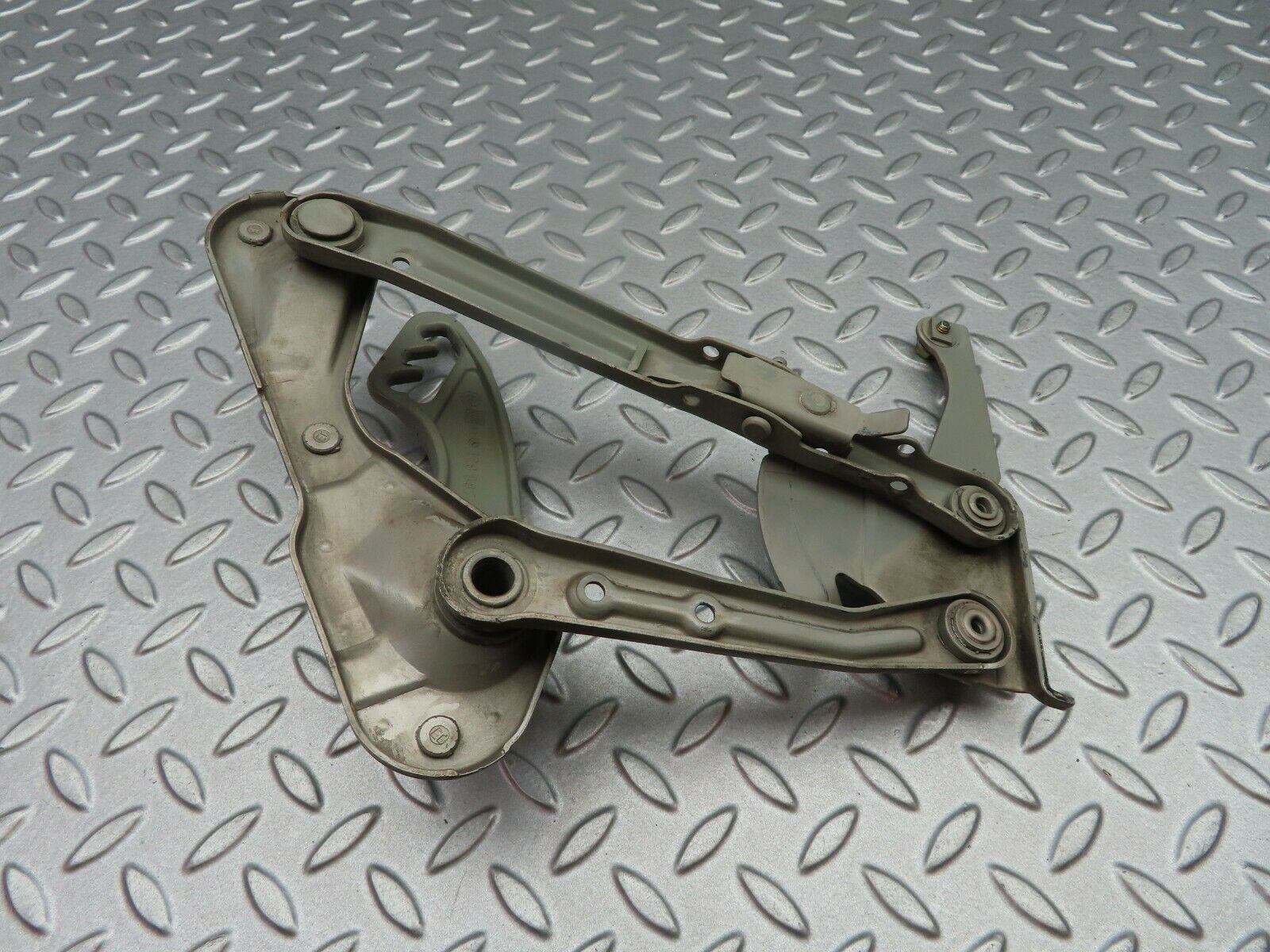 5399 Mercedes-Benz W124 230E Bonnet Hinge Right 1298870274